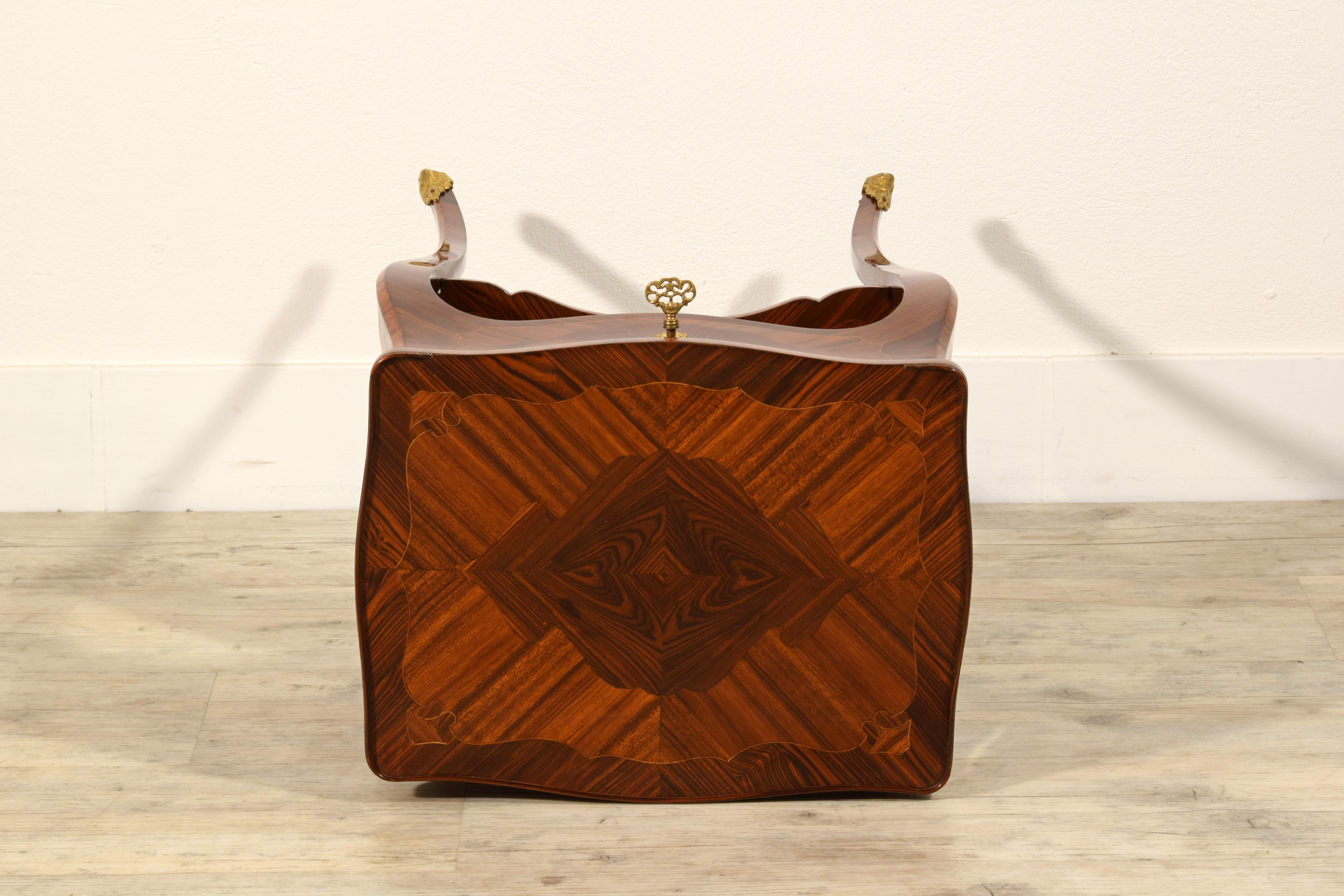 Table de centre en bois Louis XV, XVIIIe siècle, France en vente 15