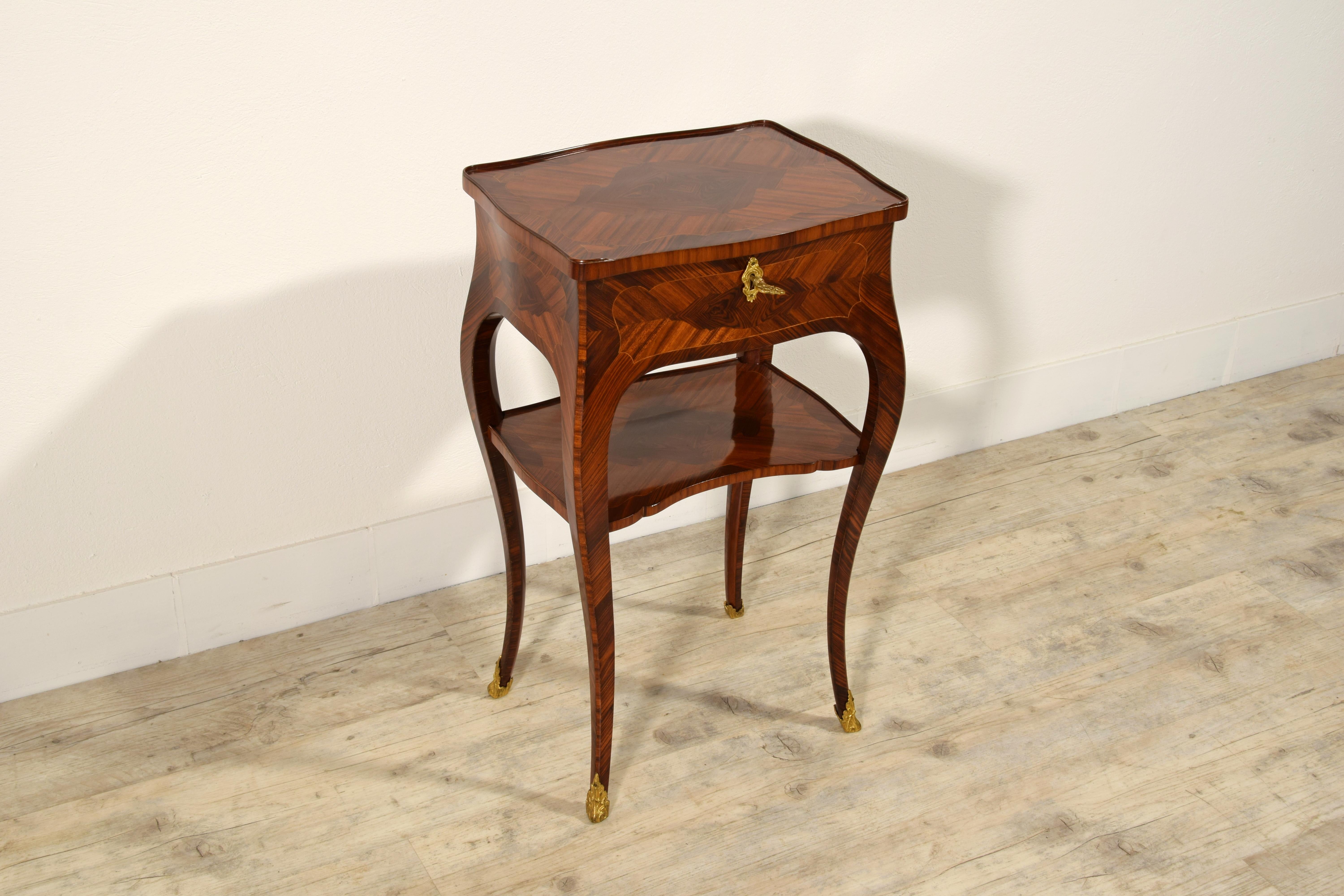 Incrusté Table de centre en bois Louis XV, XVIIIe siècle, France en vente