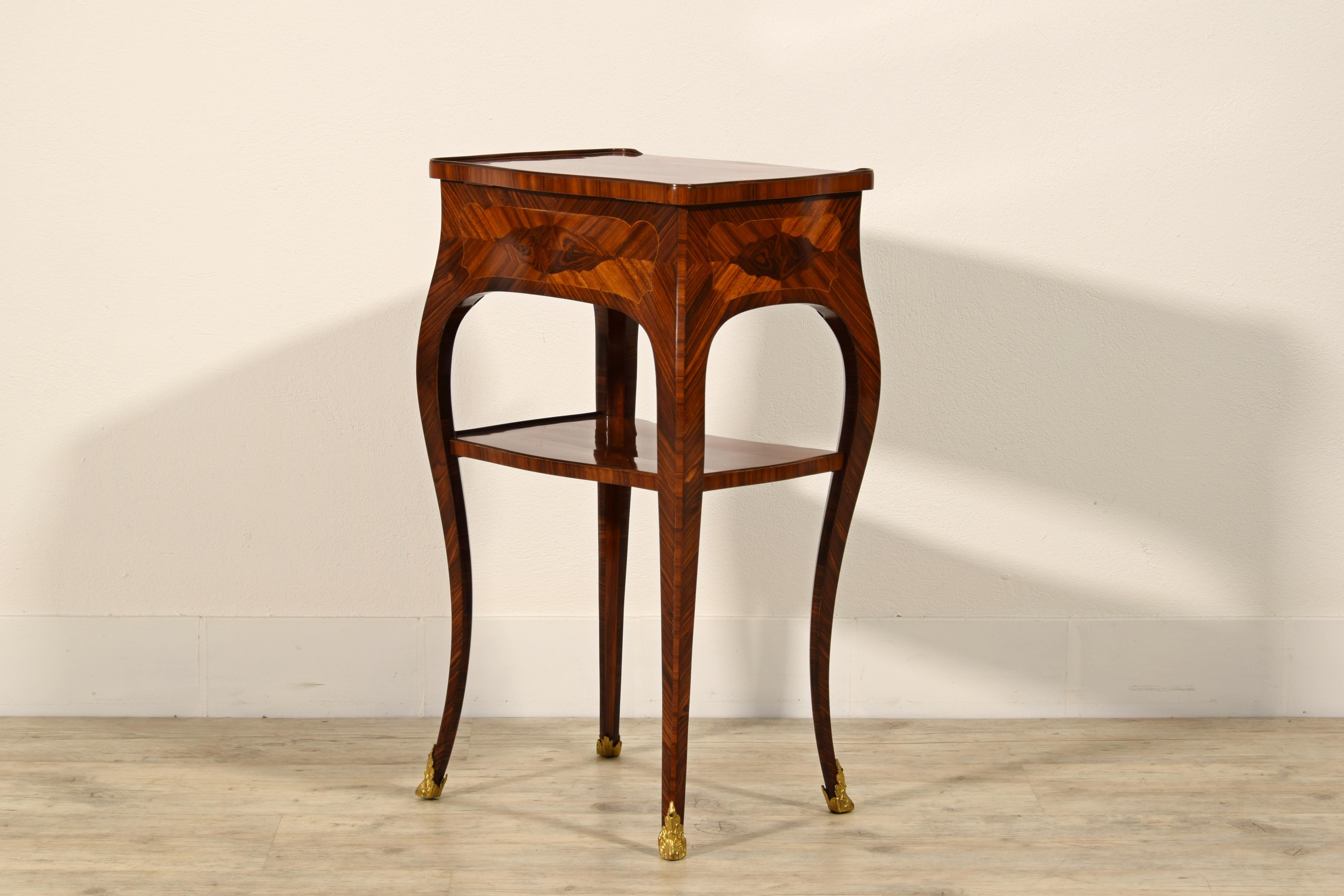 Bois Table de centre en bois Louis XV, XVIIIe siècle, France en vente