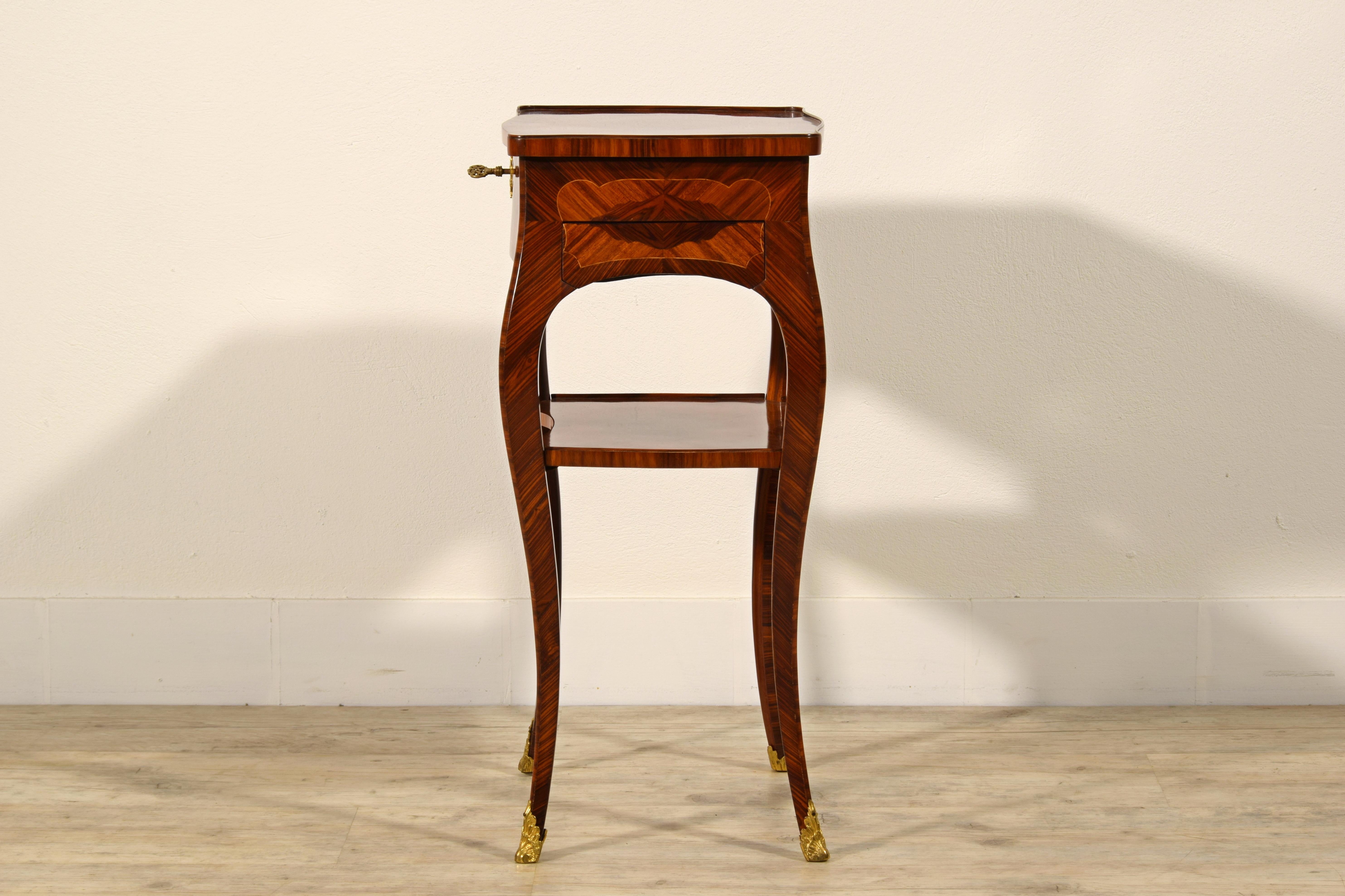 Table de centre en bois Louis XV, XVIIIe siècle, France en vente 3