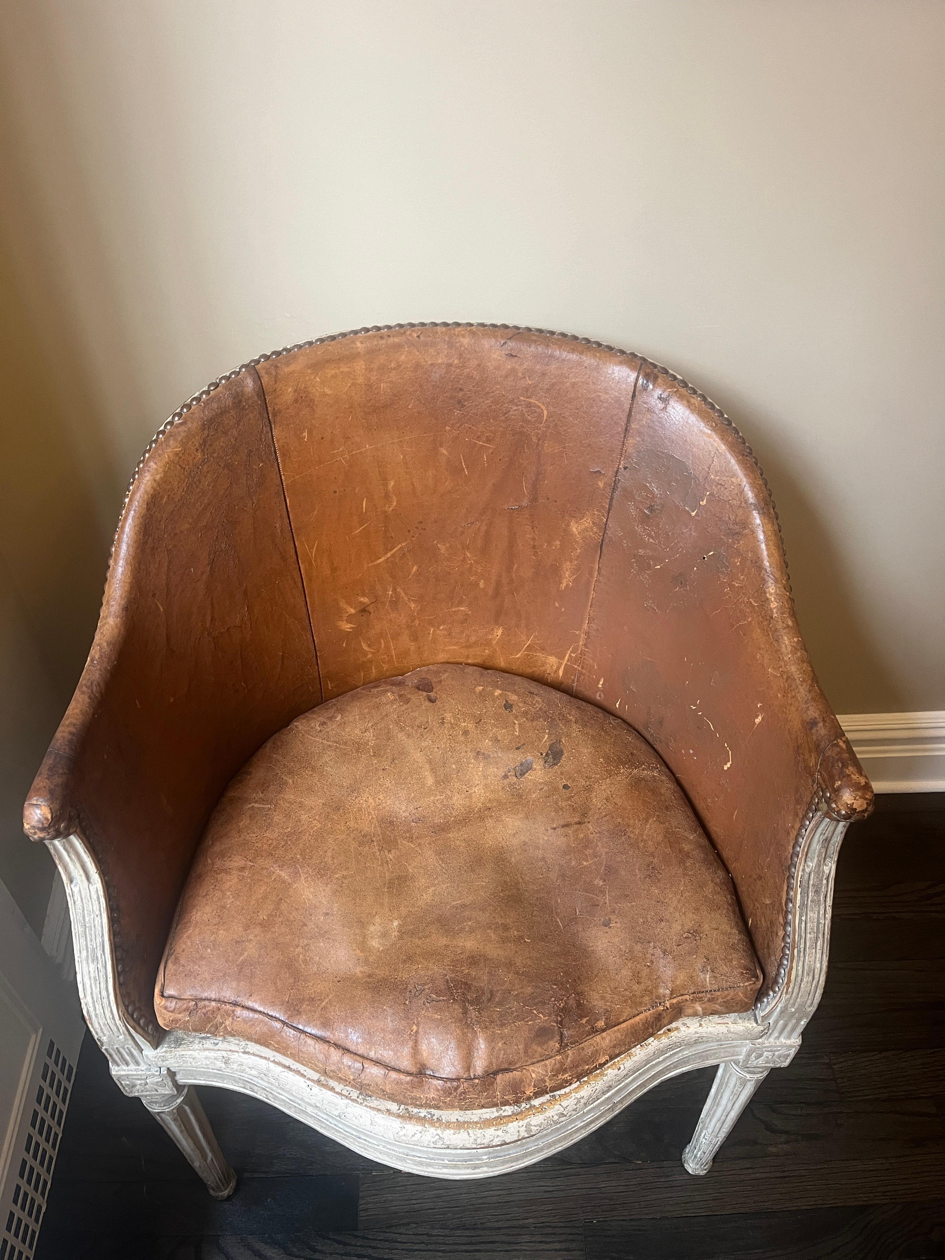 18th Century French Louis XVI Brown Leather Bergère Chair In Fair Condition For Sale In Chicago, IL