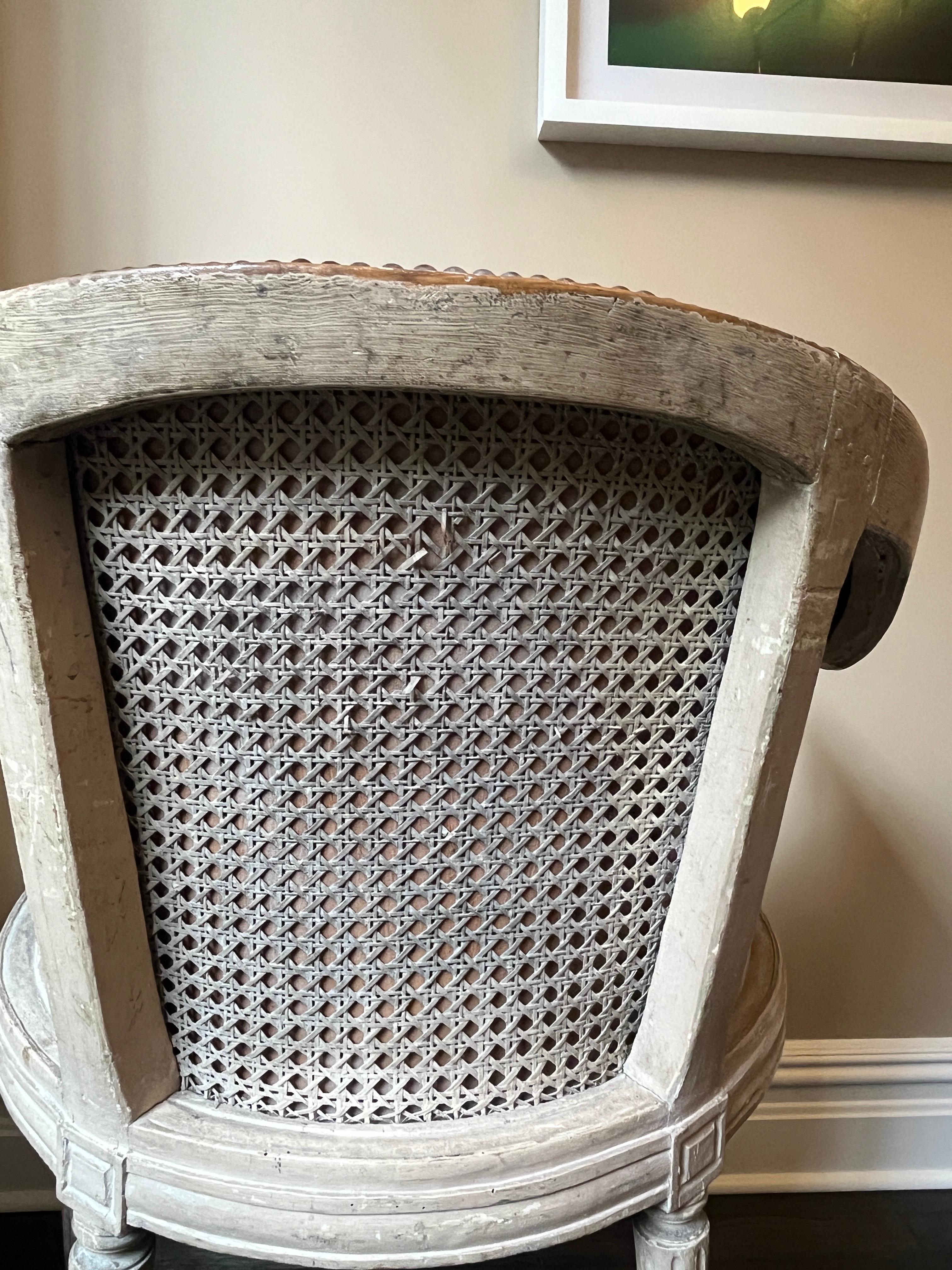18th Century French Louis XVI Brown Leather Bergère Chair For Sale 2