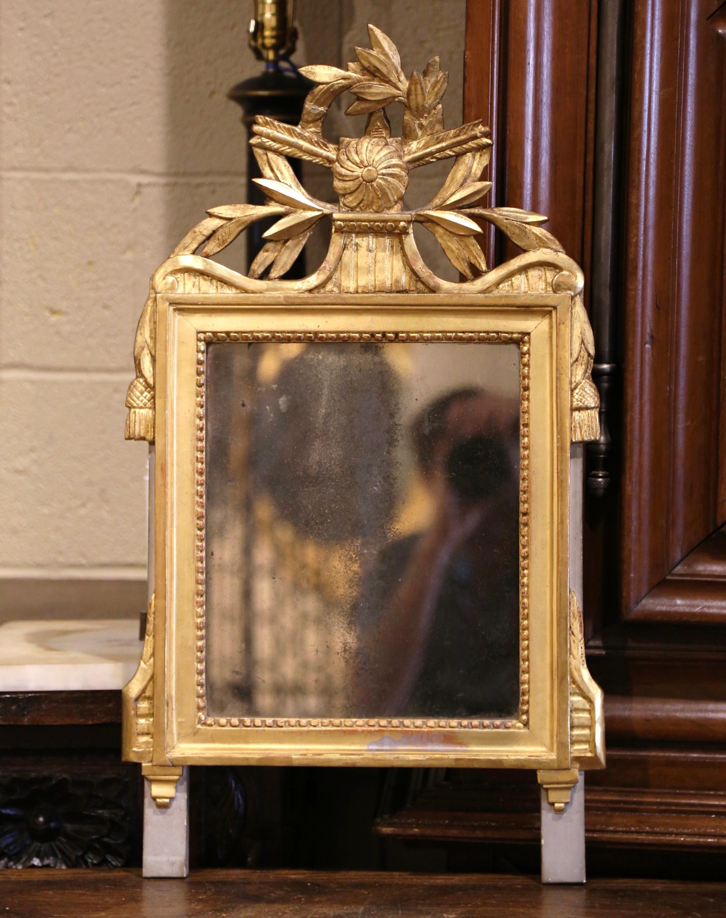 Miroir mural Louis XVI du 18ème siècle en bois doré sculpté de Provence Excellent état - En vente à Dallas, TX