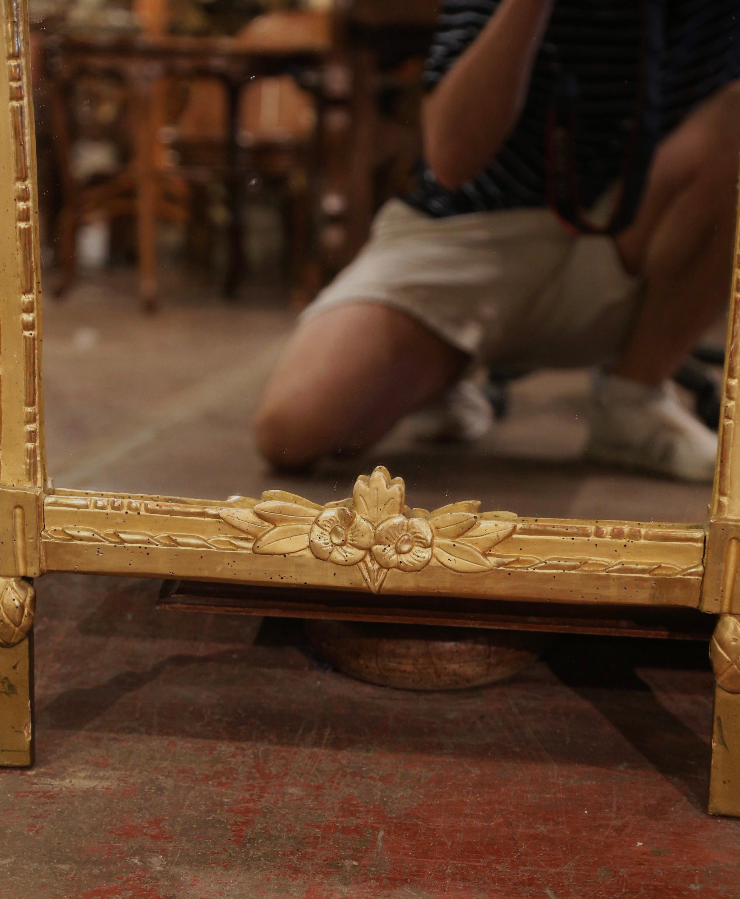 18th Century French Louis XVI Carved Giltwood Wall Mirror from Provence 4