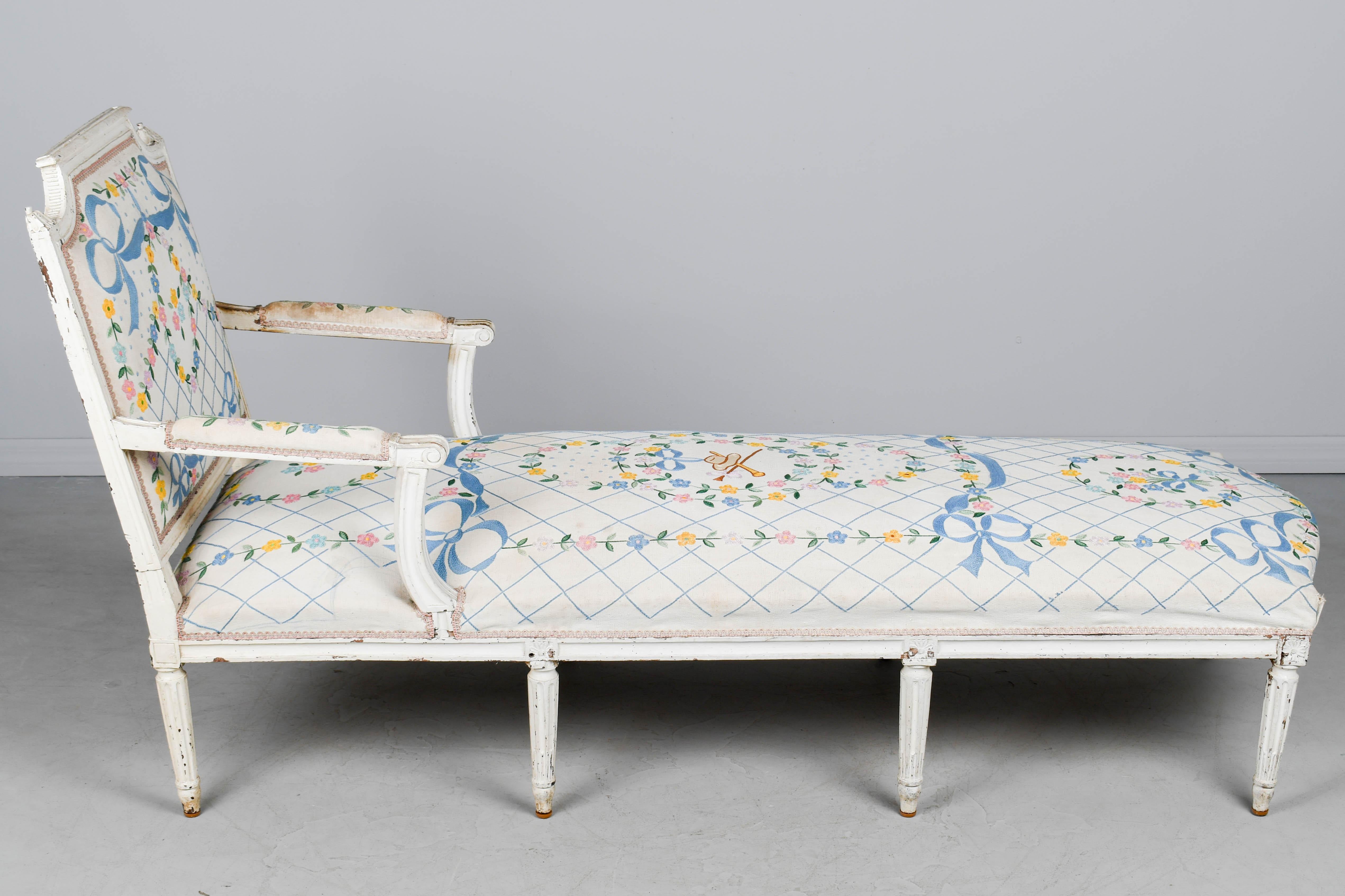 19th Century 18th Century French Louis XVI Chaise Longue For Sale