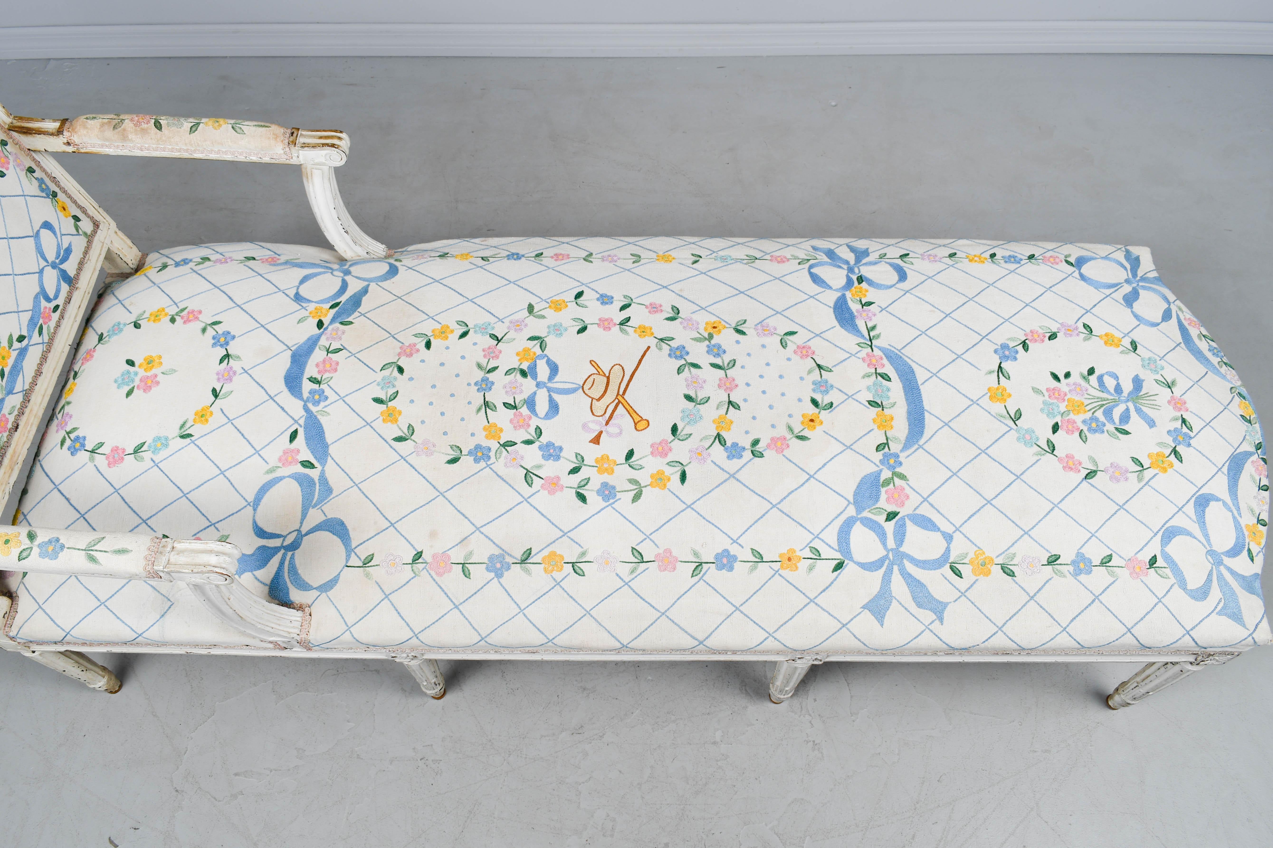 Upholstery 18th Century French Louis XVI Chaise Longue For Sale