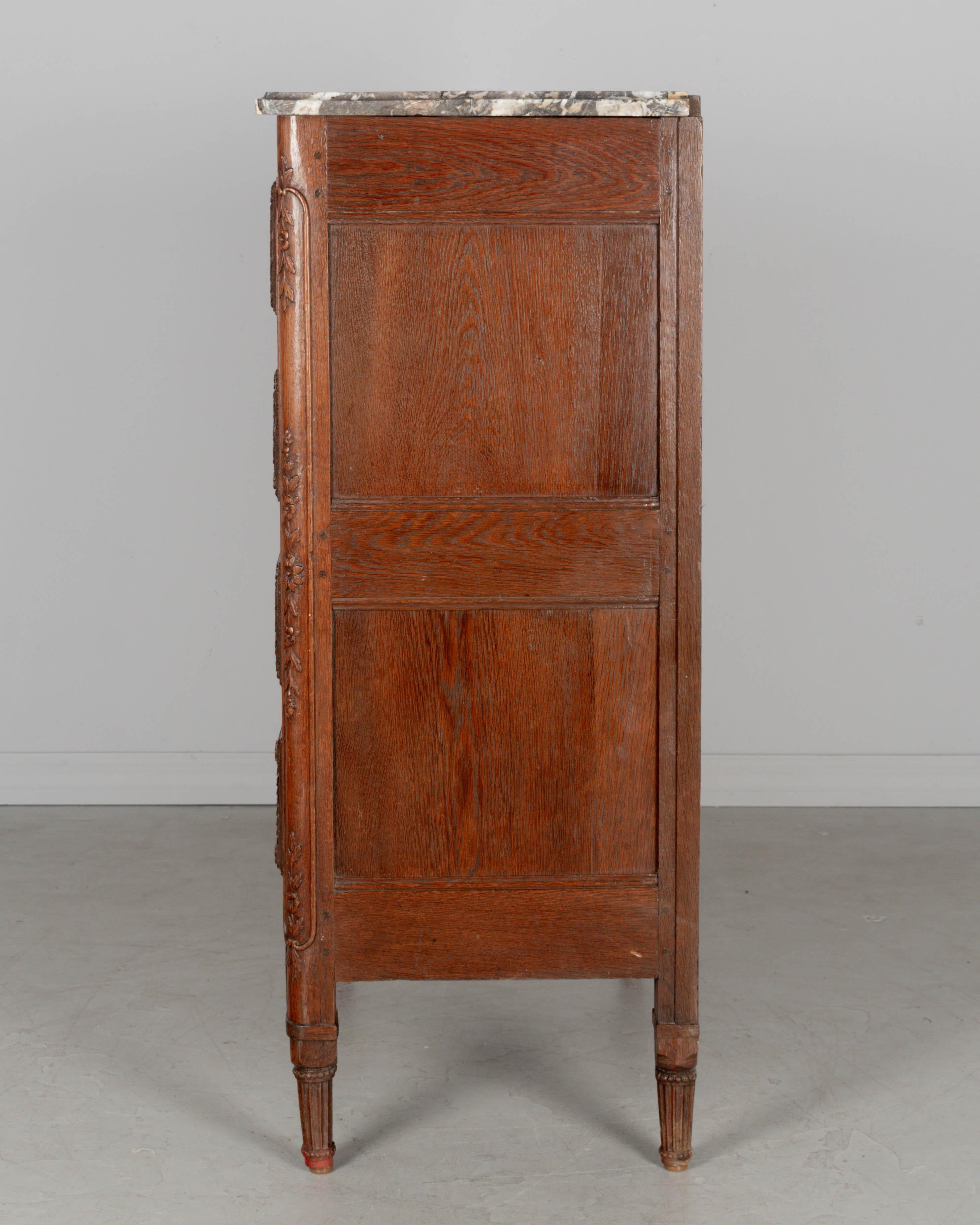 Französische Louis-XVI-Kommode aus dem Elsass aus dem 18. Jahrhundert im Angebot 1