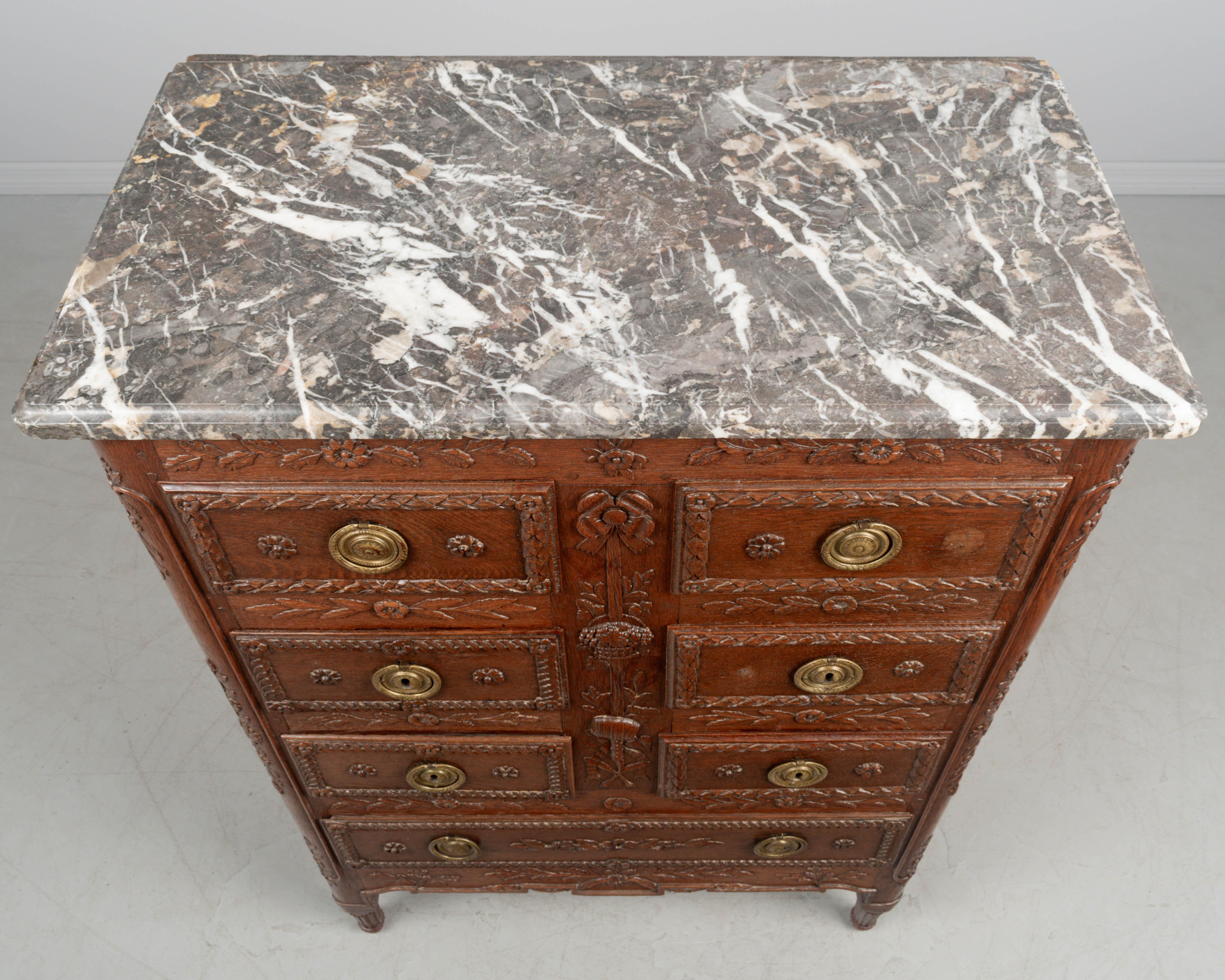 Französische Louis-XVI-Kommode aus dem Elsass aus dem 18. Jahrhundert im Angebot 2