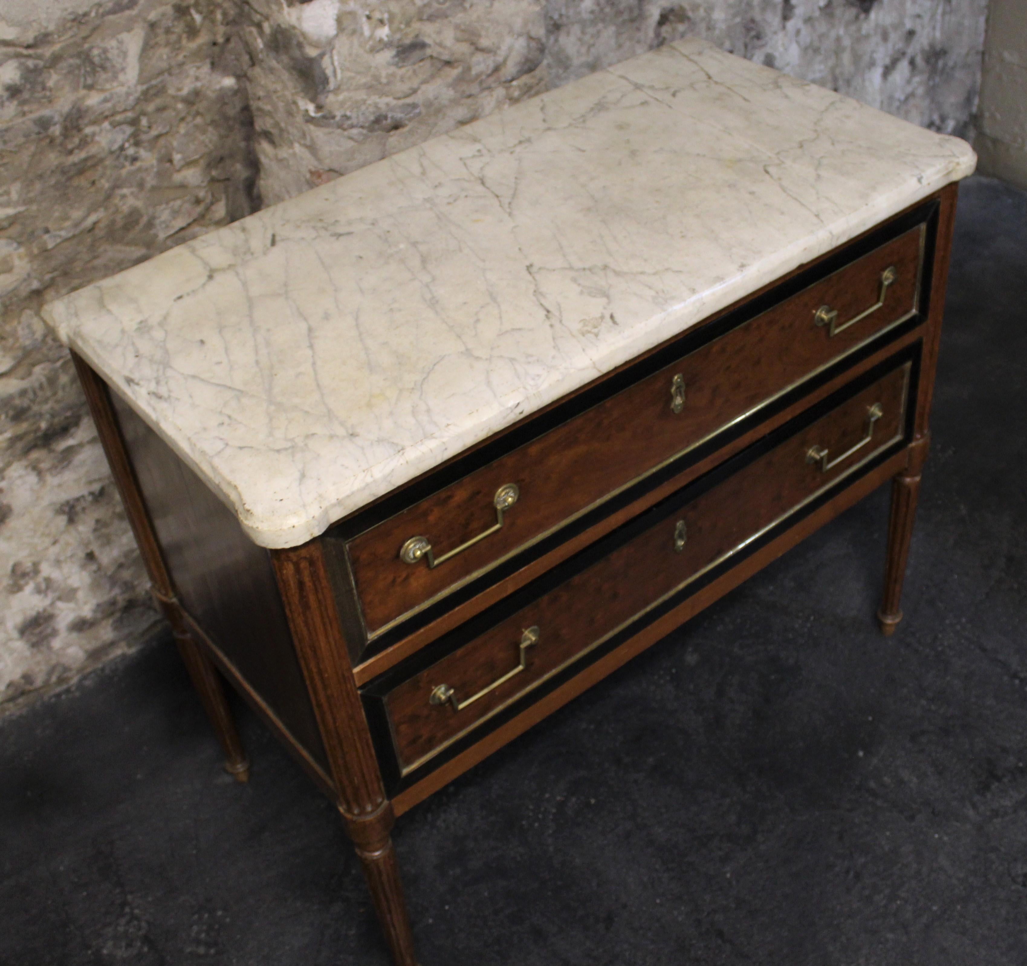 18th Century and Earlier 18th Century French Louis XVI Commode