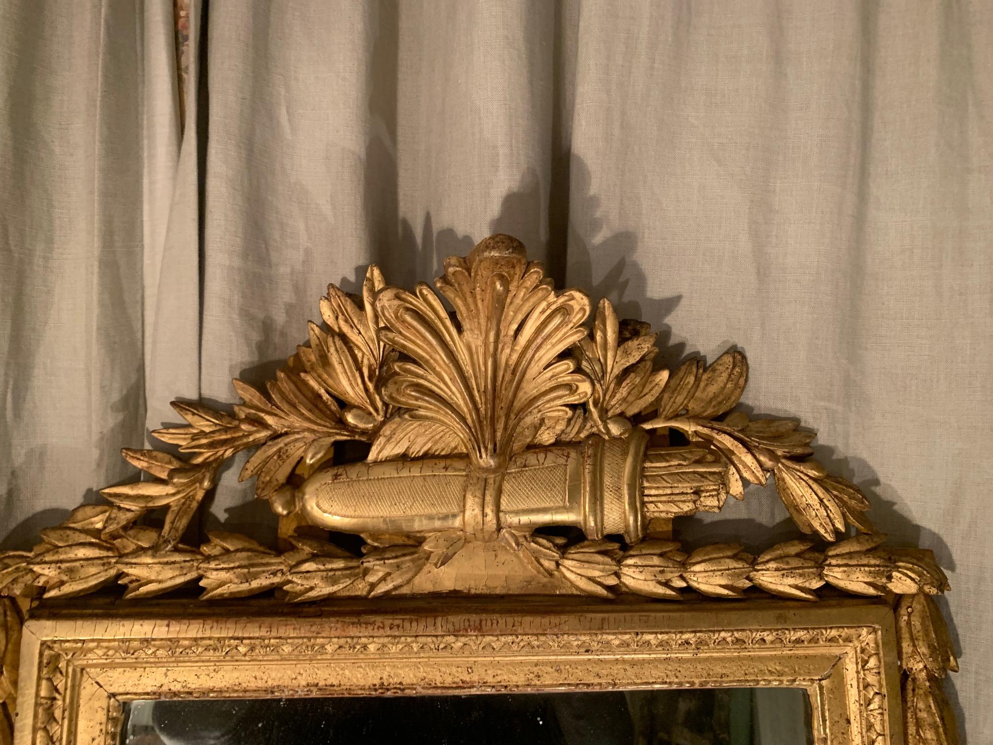 18th Century French Louis XVI Directoire Carved Giltwood Mirror For Sale 5