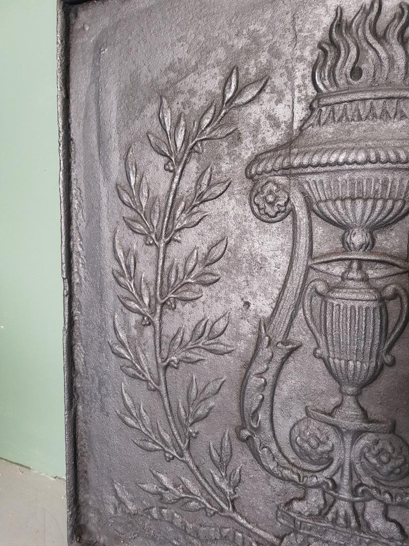 18th Century French Louis XVI Fireback In Good Condition In Raalte, NL