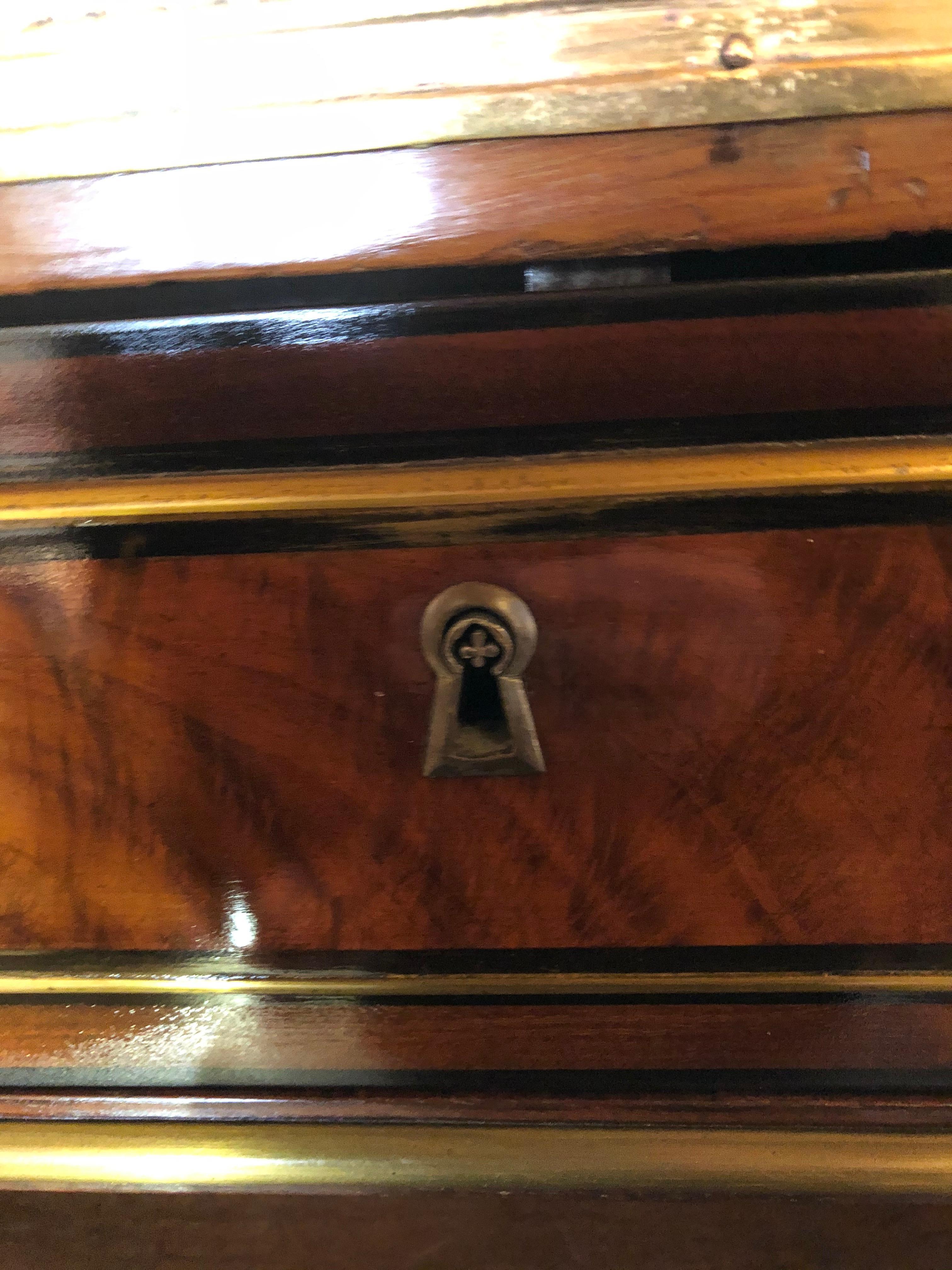 18th Century French Louis XVI Flame Mahogany Secretary or Drop Leaf Desk In Good Condition In Miami, FL