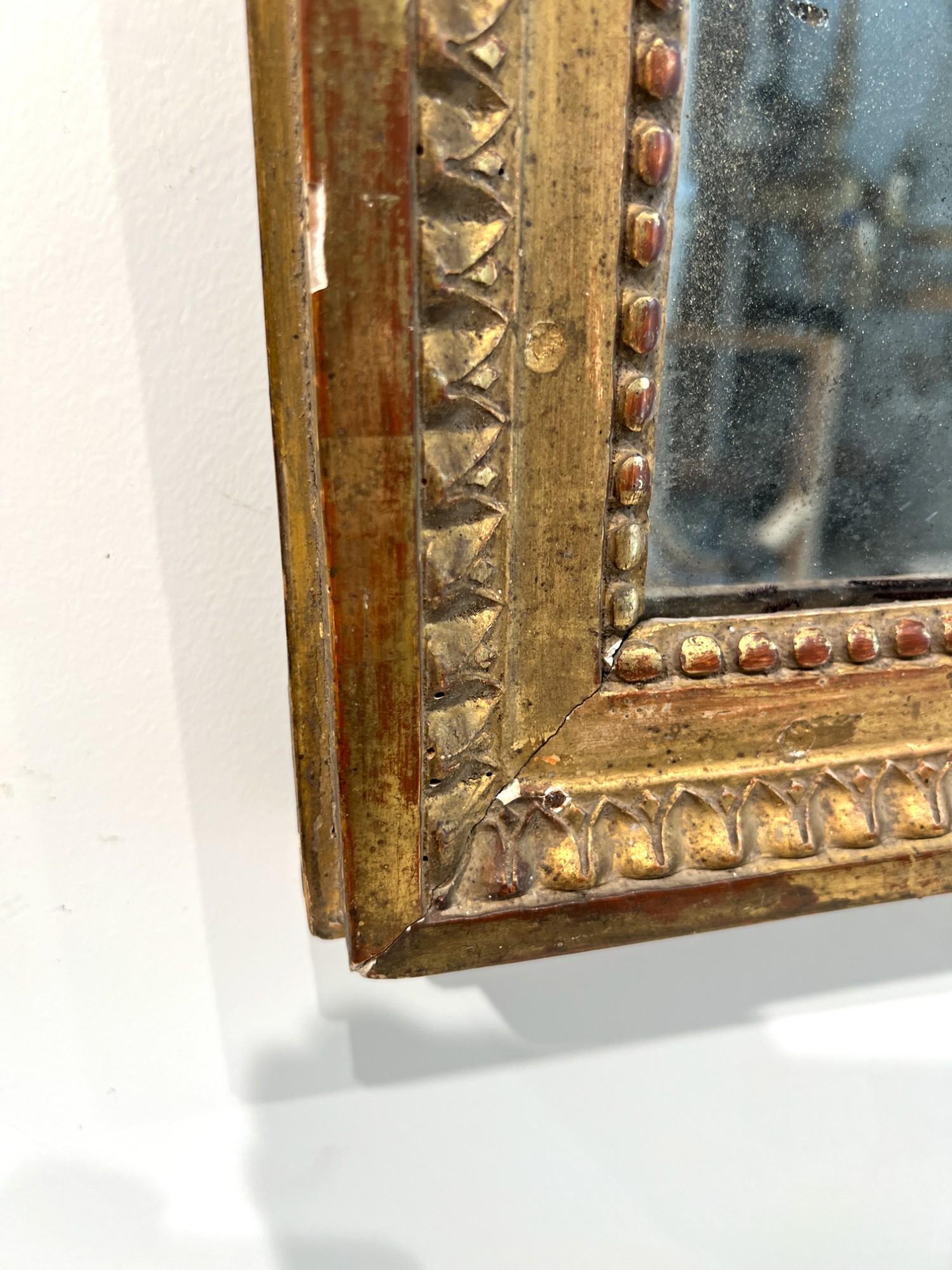 Antique Mirror doré Louis XVI français du 18ème siècle - Petit État moyen - En vente à New Orleans, LA