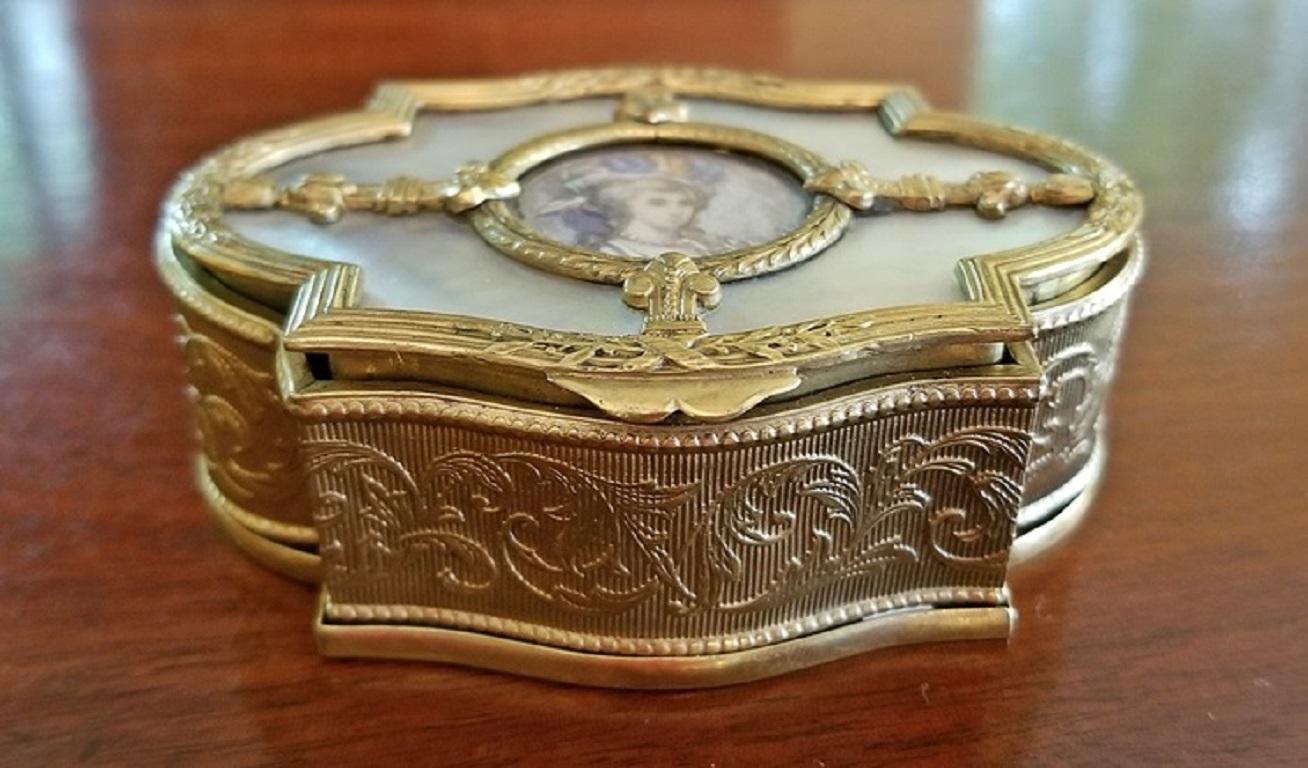 Mother-of-Pearl 18th Century French Louis XVI Ring Box with Miniature Portrait of Lady For Sale