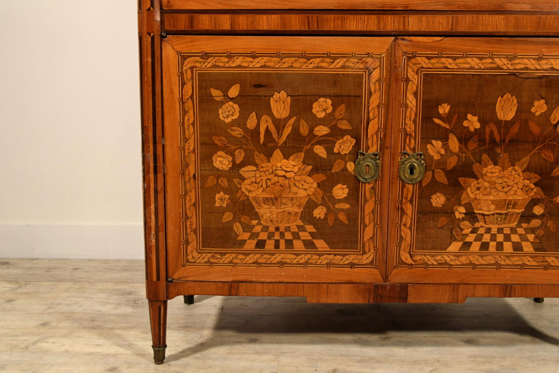 18th Century, French Louis XVI Inlaid Wood Secretaire with Marble Top For Sale 3