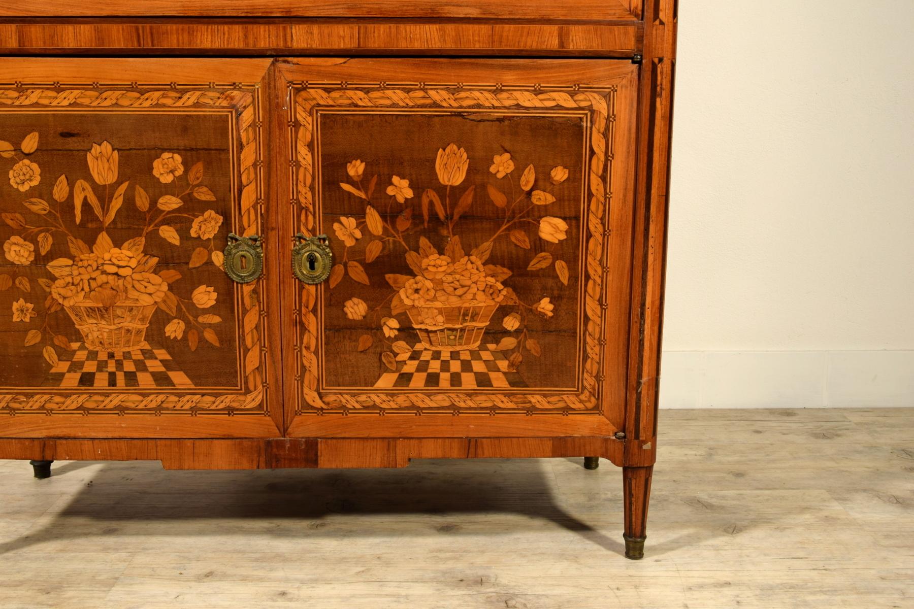 18th Century, French Louis XVI Inlaid Wood Secretaire with Marble Top For Sale 4
