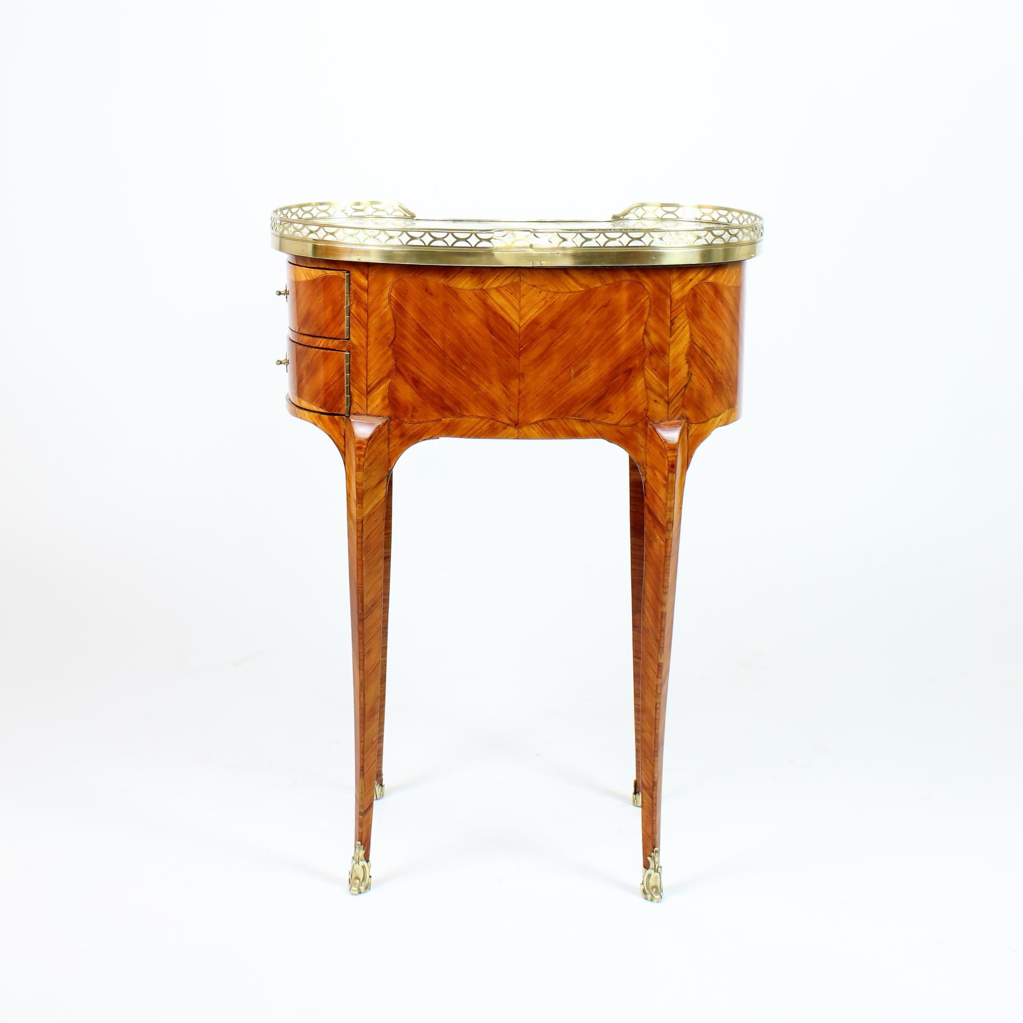 18th Century French Louis XVI Kidney Salon Table in the Manner of Topino For Sale 1