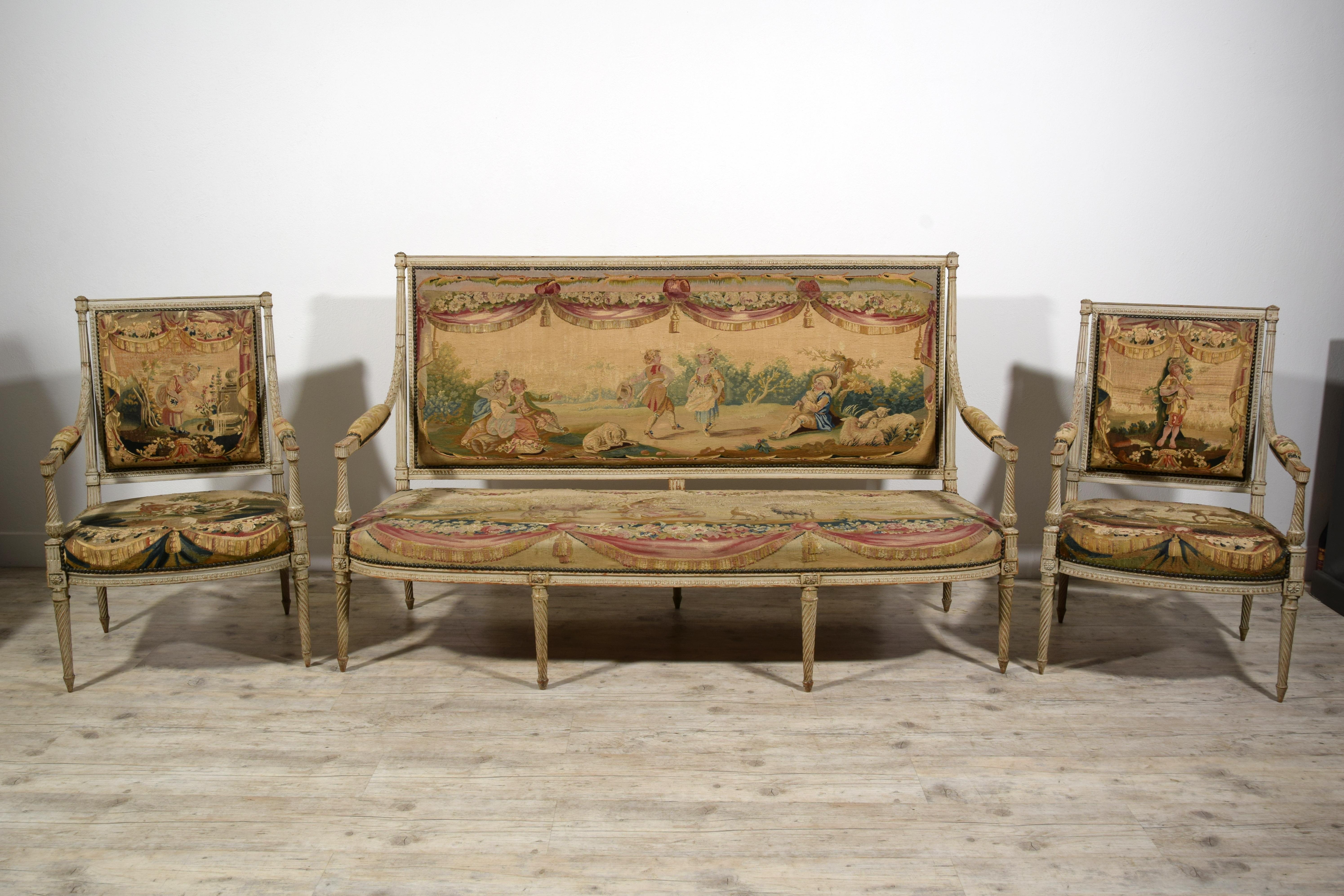 Français Meubles de sièges Louis XVI en bois laqué du 18ème siècle, tapisserie d'Aubusson en vente