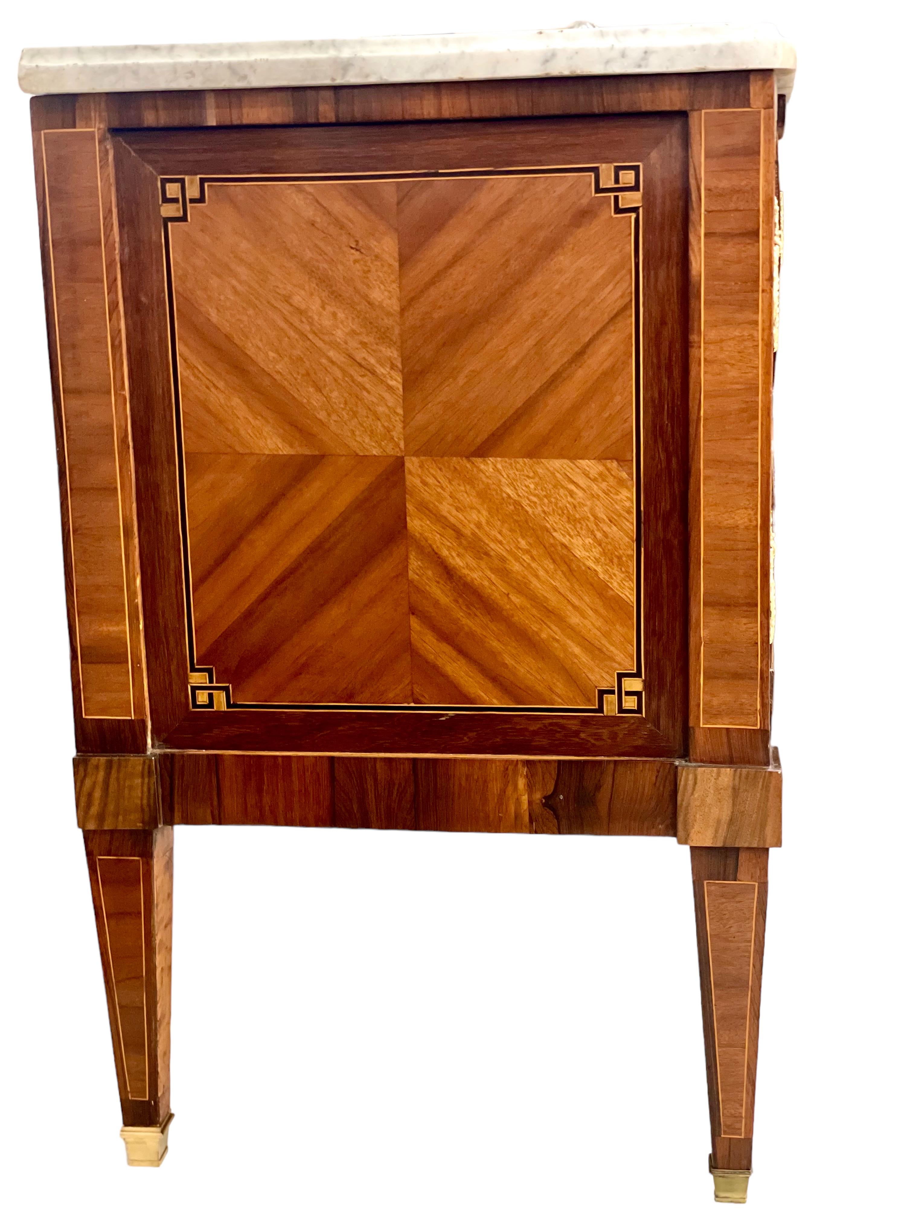 18th Century French Louis XVI Marquetry Commode For Sale 1