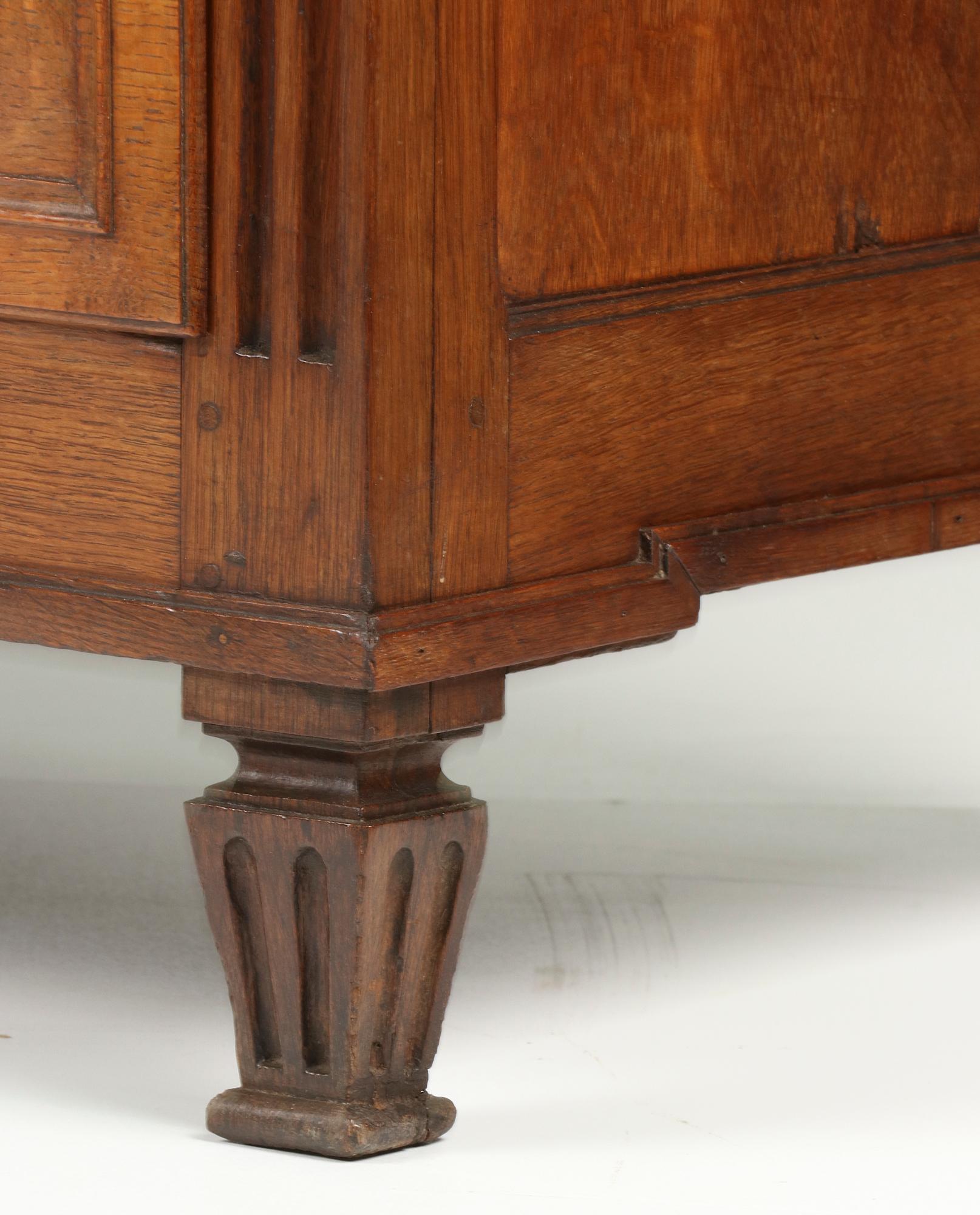18th Century French Louis XVI Oak Commode Chest of Drawers For Sale 2