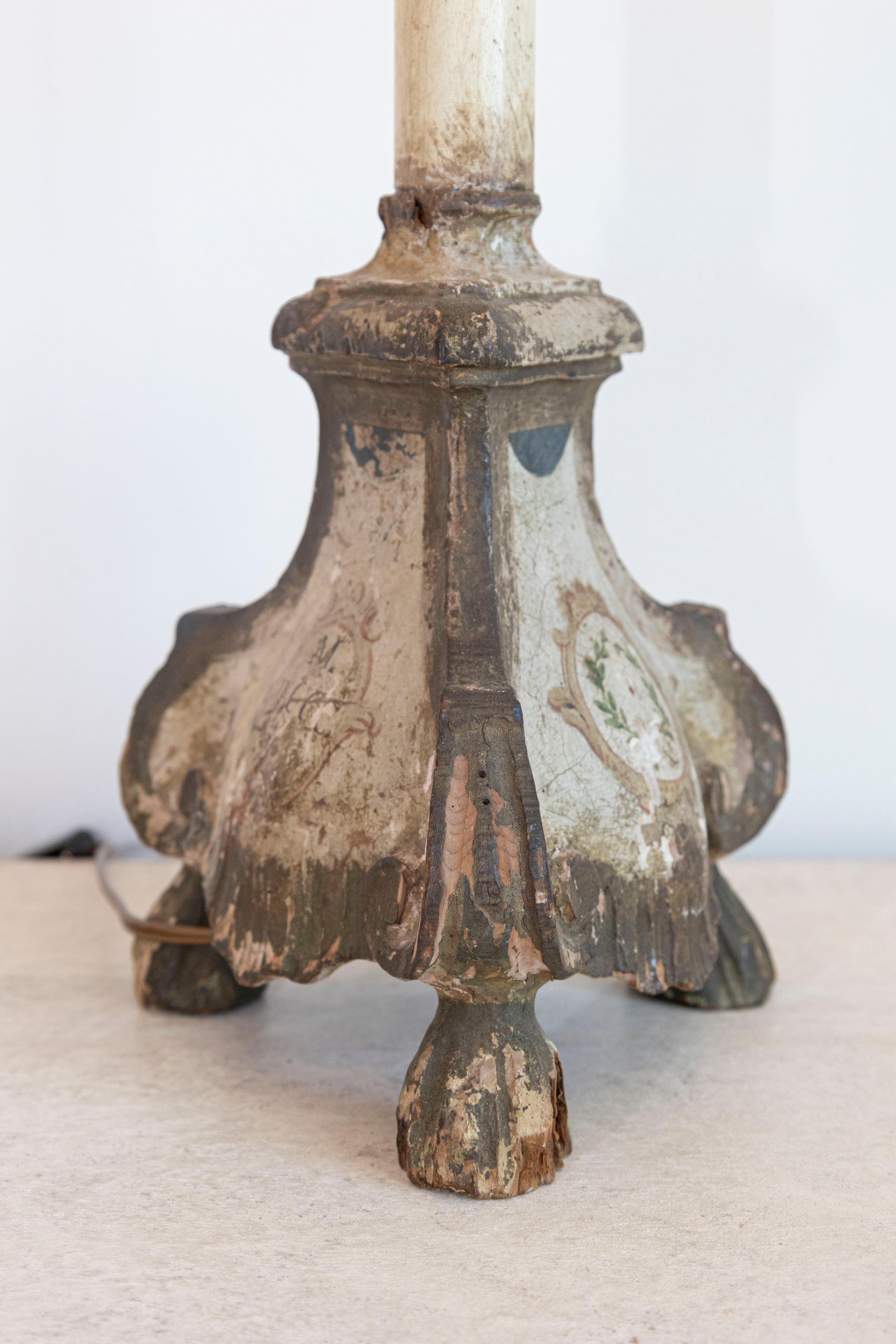 Lampe chandelier d'autel en bois doré et peint de style Louis XVI du XVIIIe siècle en vente 1