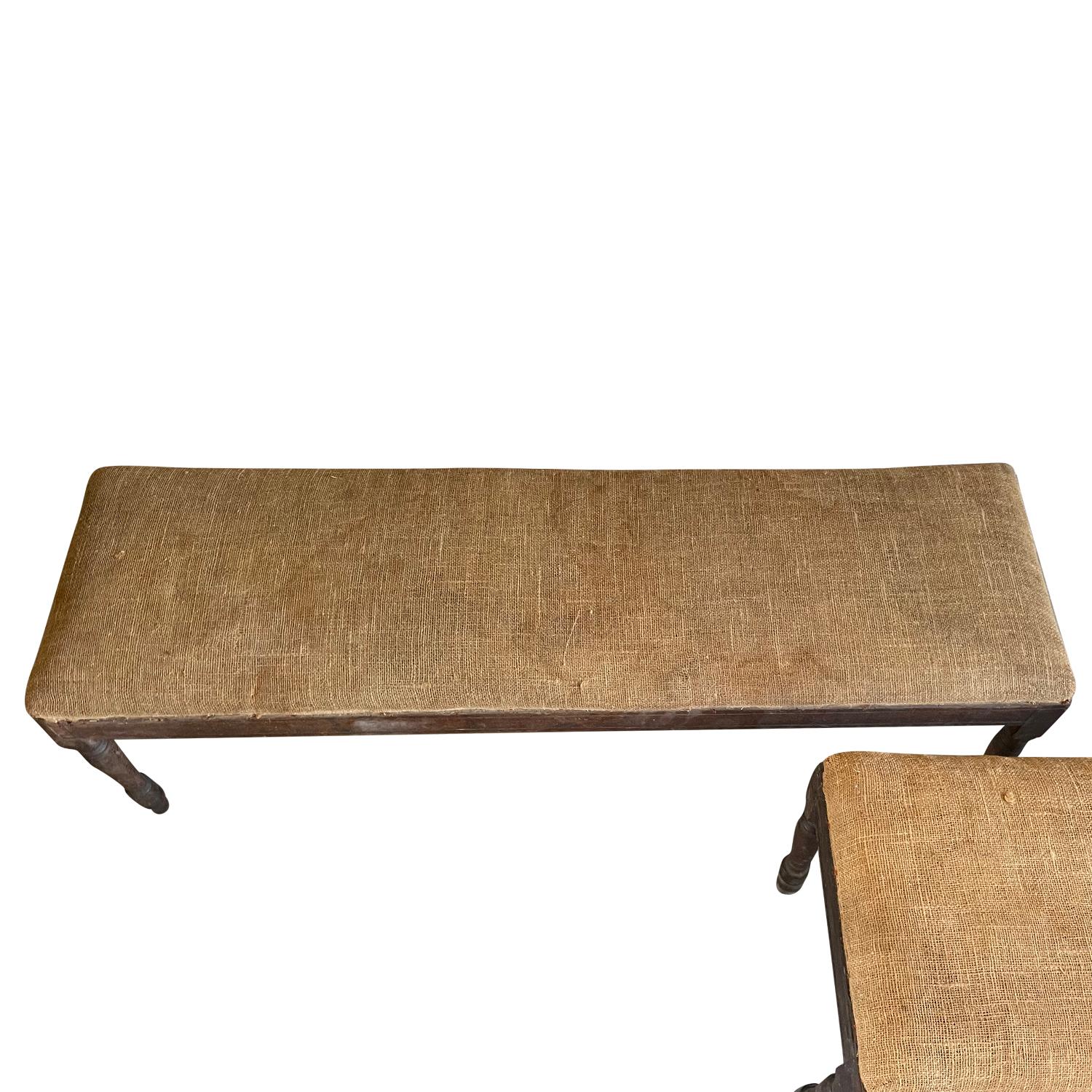Paire de bancs anciens Louis XVI du 18ème siècle en vente 1