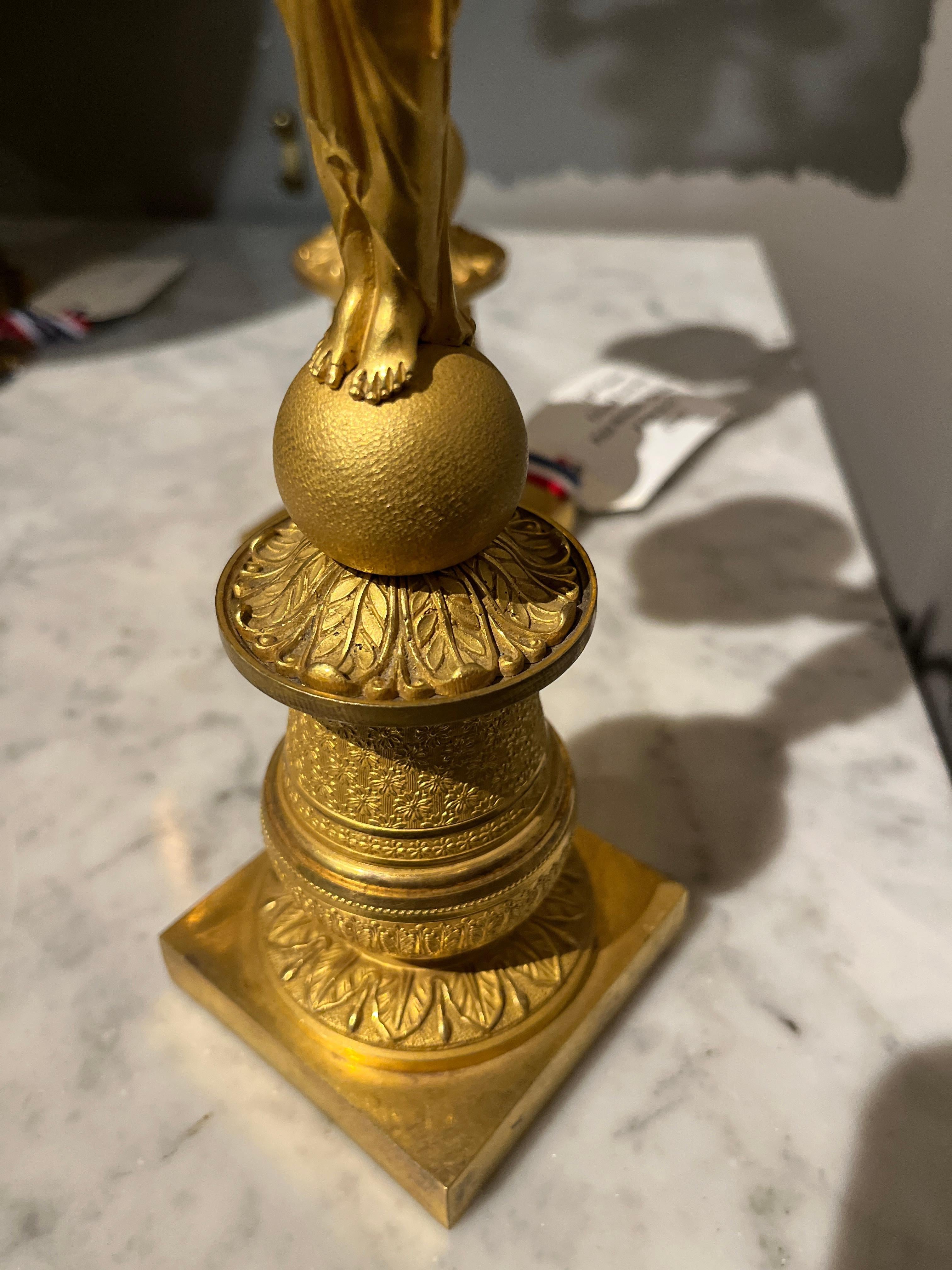 XVIIIe siècle et antérieur 18th Century French Louis XVI Pair of Ormolu Candelabra Palais Royal en vente
