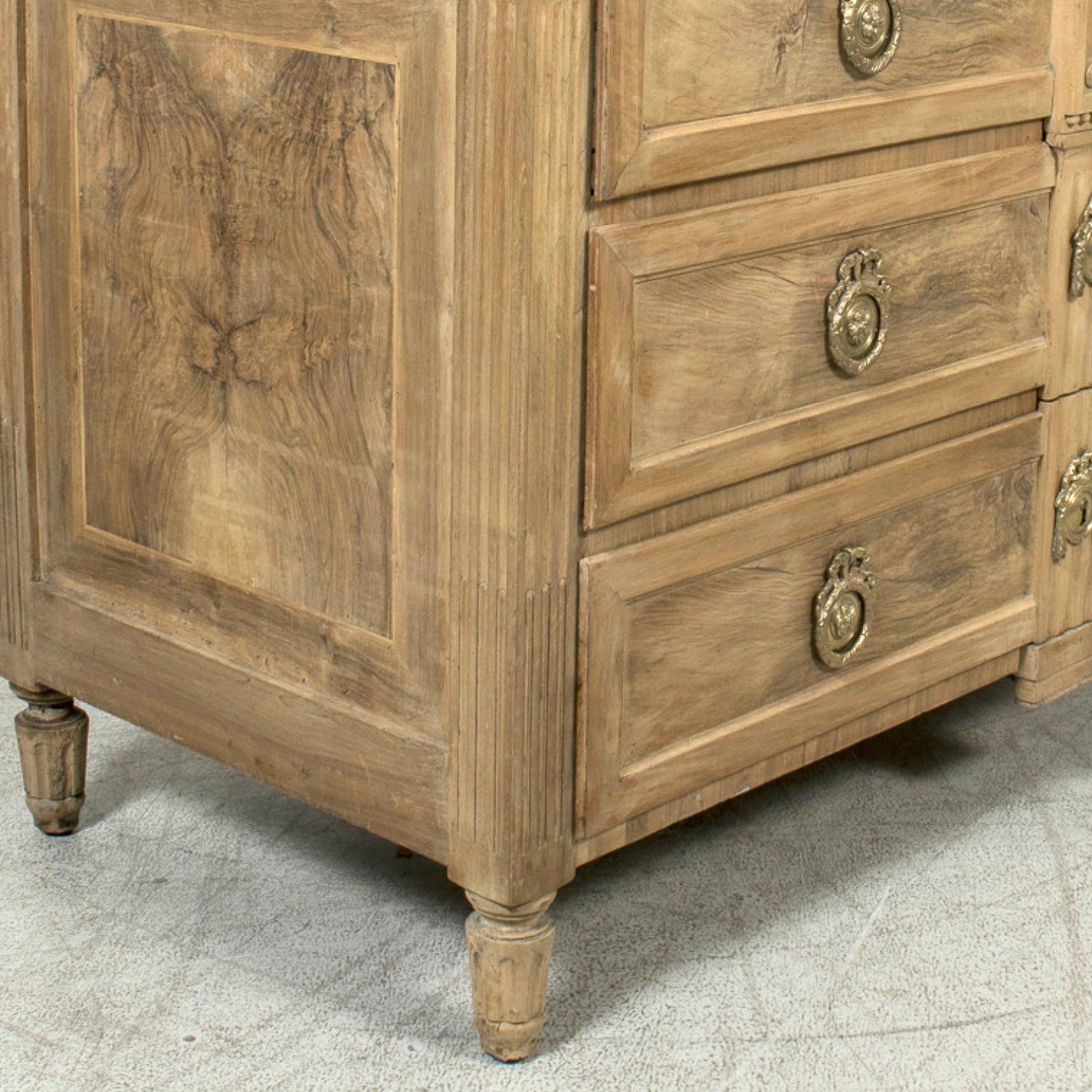 18th Century French Louis XVI Period Bleached Walnut and Burl Walnut Commode For Sale 12