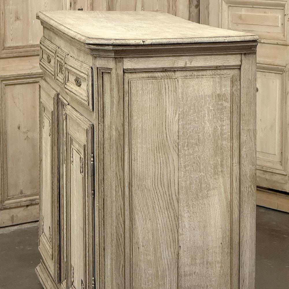 18th Century French Louis XVI Period Buffet in Stripped Oak For Sale 8