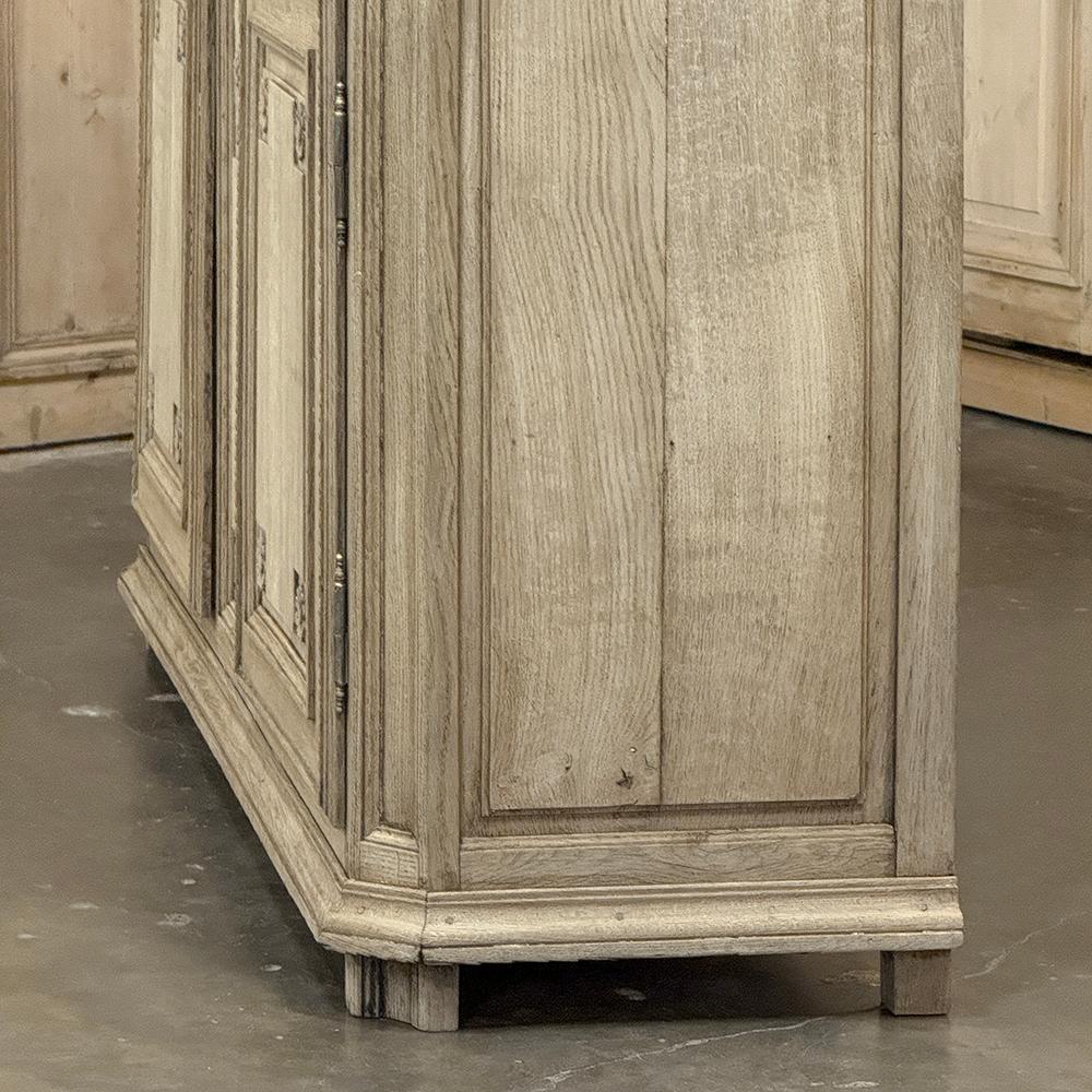 18th Century French Louis XVI Period Buffet in Stripped Oak For Sale 9