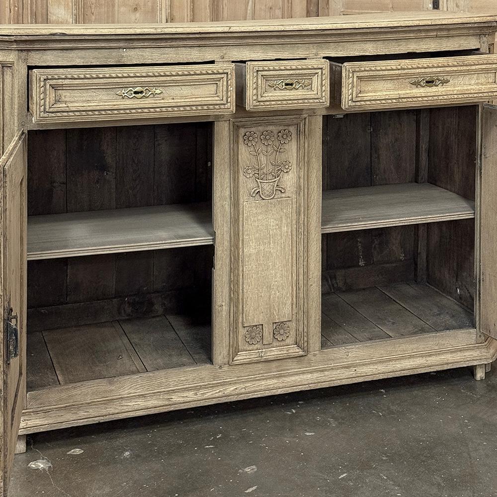 18th Century French Louis XVI Period Buffet in Stripped Oak For Sale 11