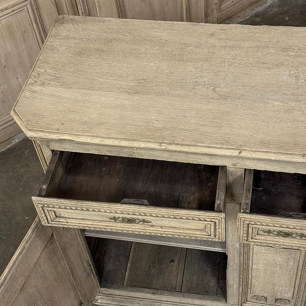 18th Century French Louis XVI Period Buffet in Stripped Oak For Sale 12