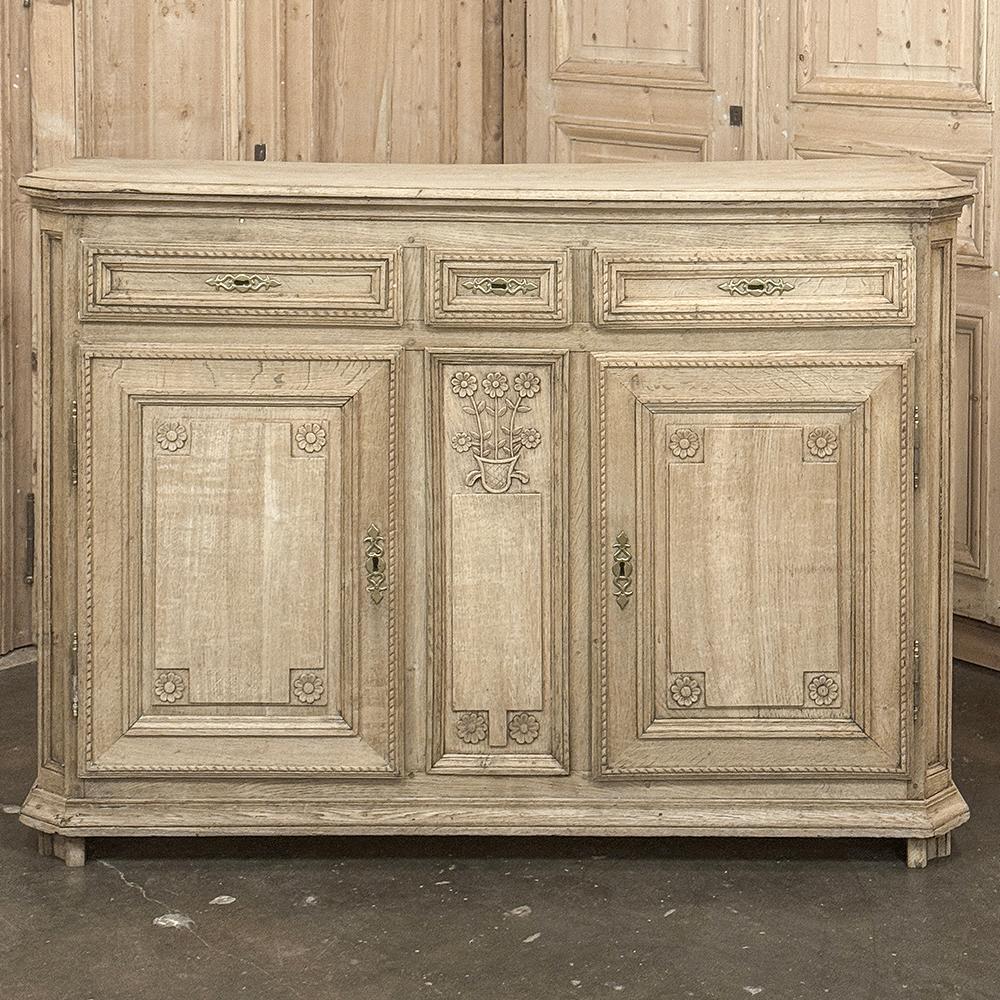 18th Century French Louis XVI Period Buffet in Stripped Oak In Good Condition For Sale In Dallas, TX