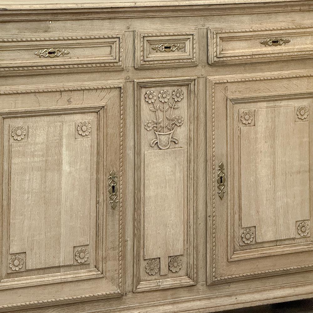 18th Century French Louis XVI Period Buffet in Stripped Oak For Sale 2