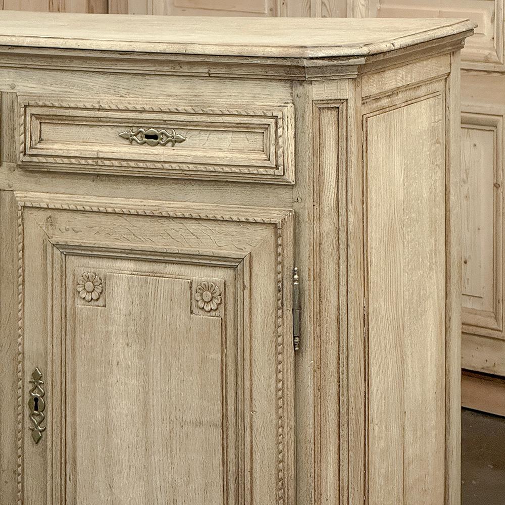 18th Century French Louis XVI Period Buffet in Stripped Oak For Sale 3
