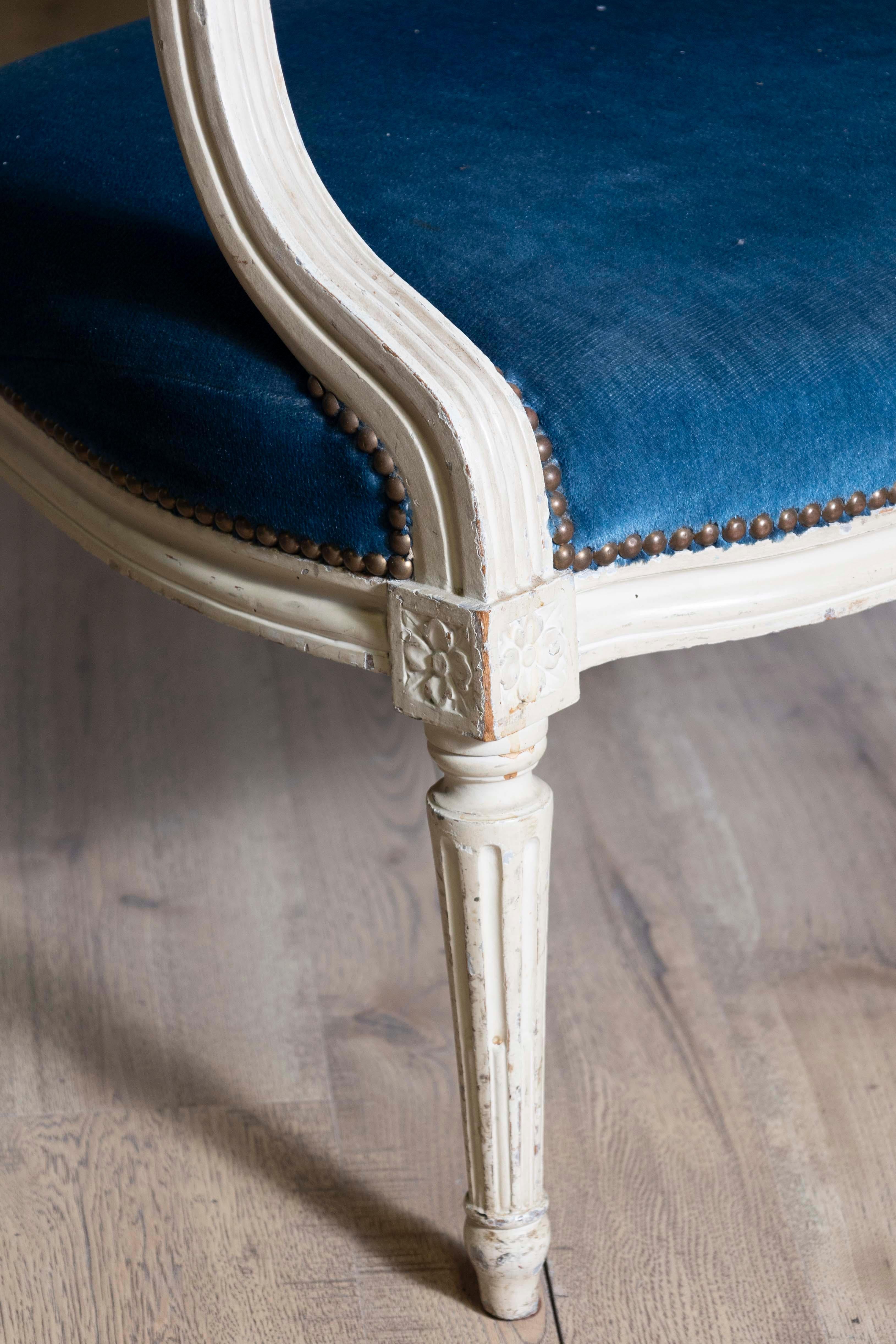 18th Century French Louis XVI Period Canape Circa 1790 In Good Condition For Sale In Atlanta, GA
