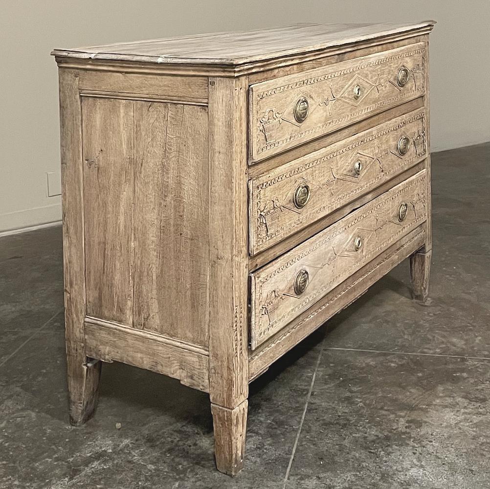 18th Century French Louis XVI Period Commode ~ Chest of Drawers In Good Condition For Sale In Dallas, TX
