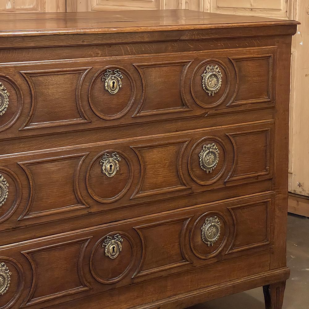 Commode d'époque Louis XVI du XVIIIe siècle en vente 8