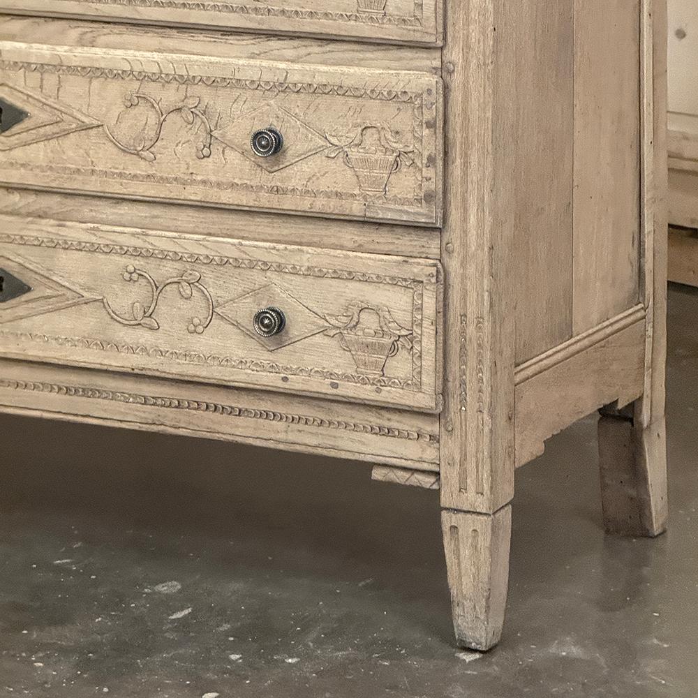 Commode francese del XVIII secolo di epoca Luigi XVI in Oak scortecciato in vendita 3