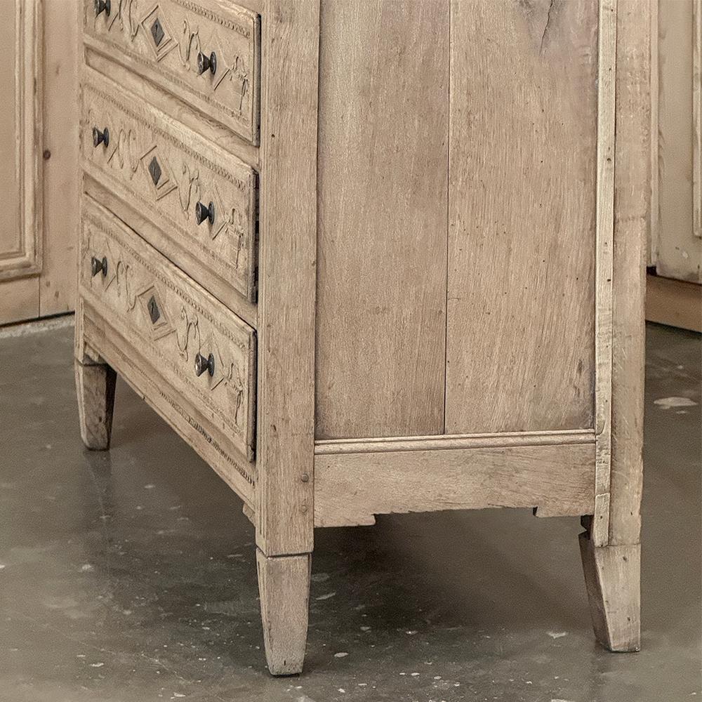 Commode francese del XVIII secolo di epoca Luigi XVI in Oak scortecciato in vendita 7