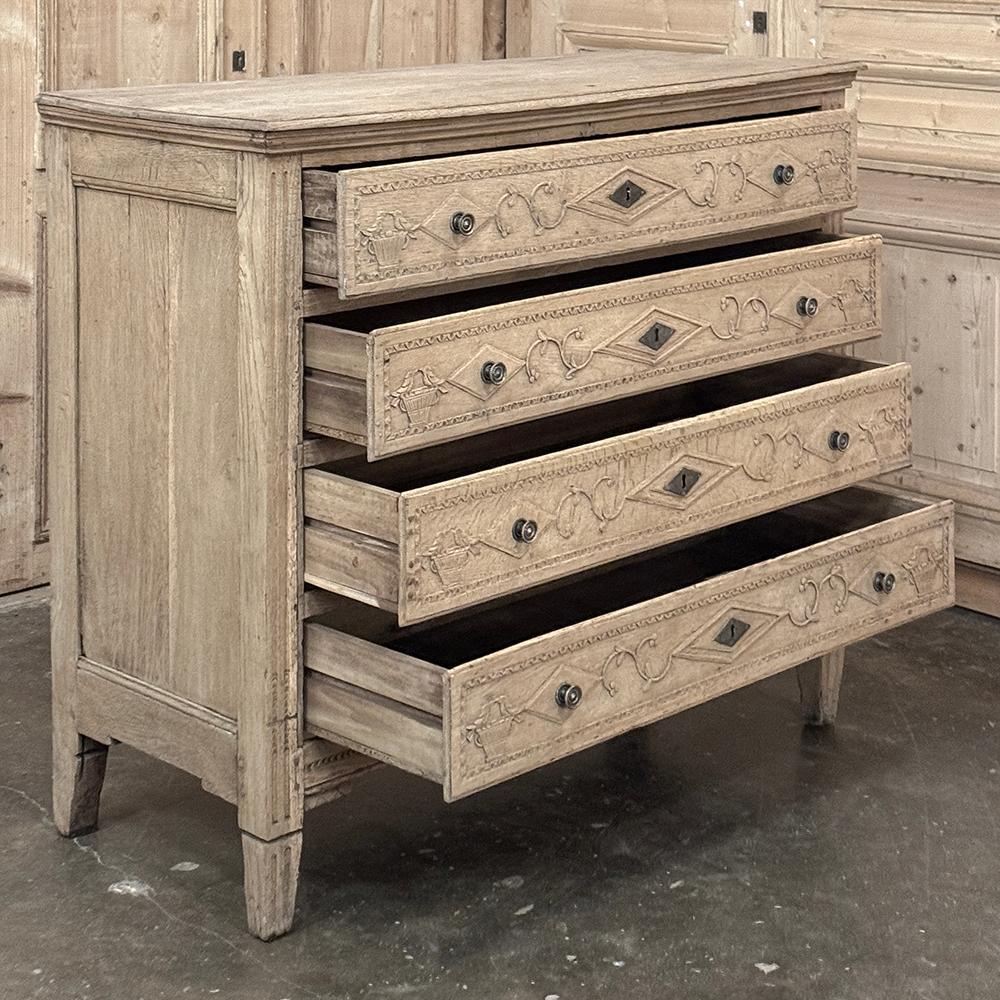 Commode francese del XVIII secolo di epoca Luigi XVI in Oak scortecciato in vendita 8