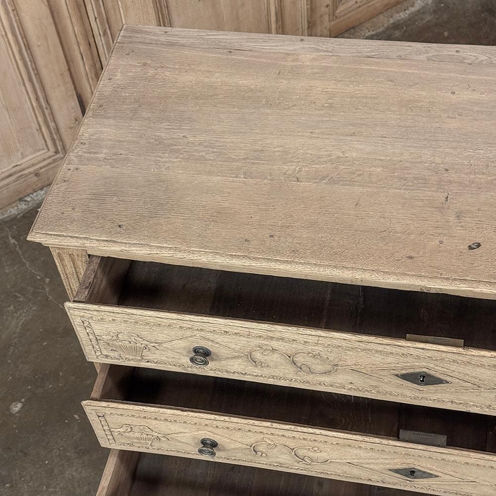Commode francese del XVIII secolo di epoca Luigi XVI in Oak scortecciato in vendita 10