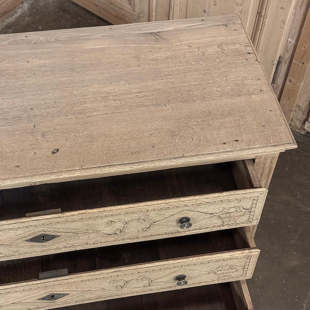 Commode francese del XVIII secolo di epoca Luigi XVI in Oak scortecciato in vendita 11