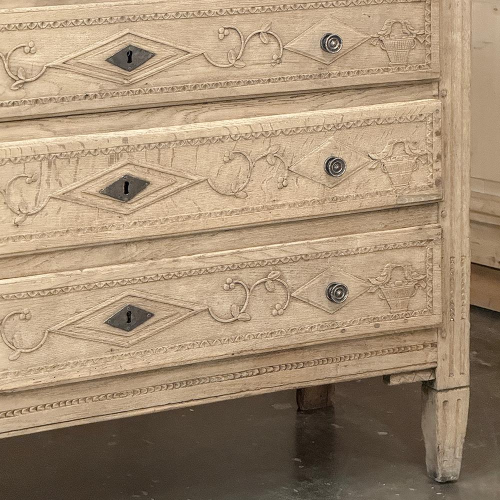 Commode francese del XVIII secolo di epoca Luigi XVI in Oak scortecciato in vendita 1