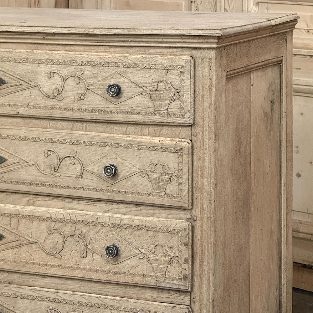 Commode francese del XVIII secolo di epoca Luigi XVI in Oak scortecciato in vendita 2