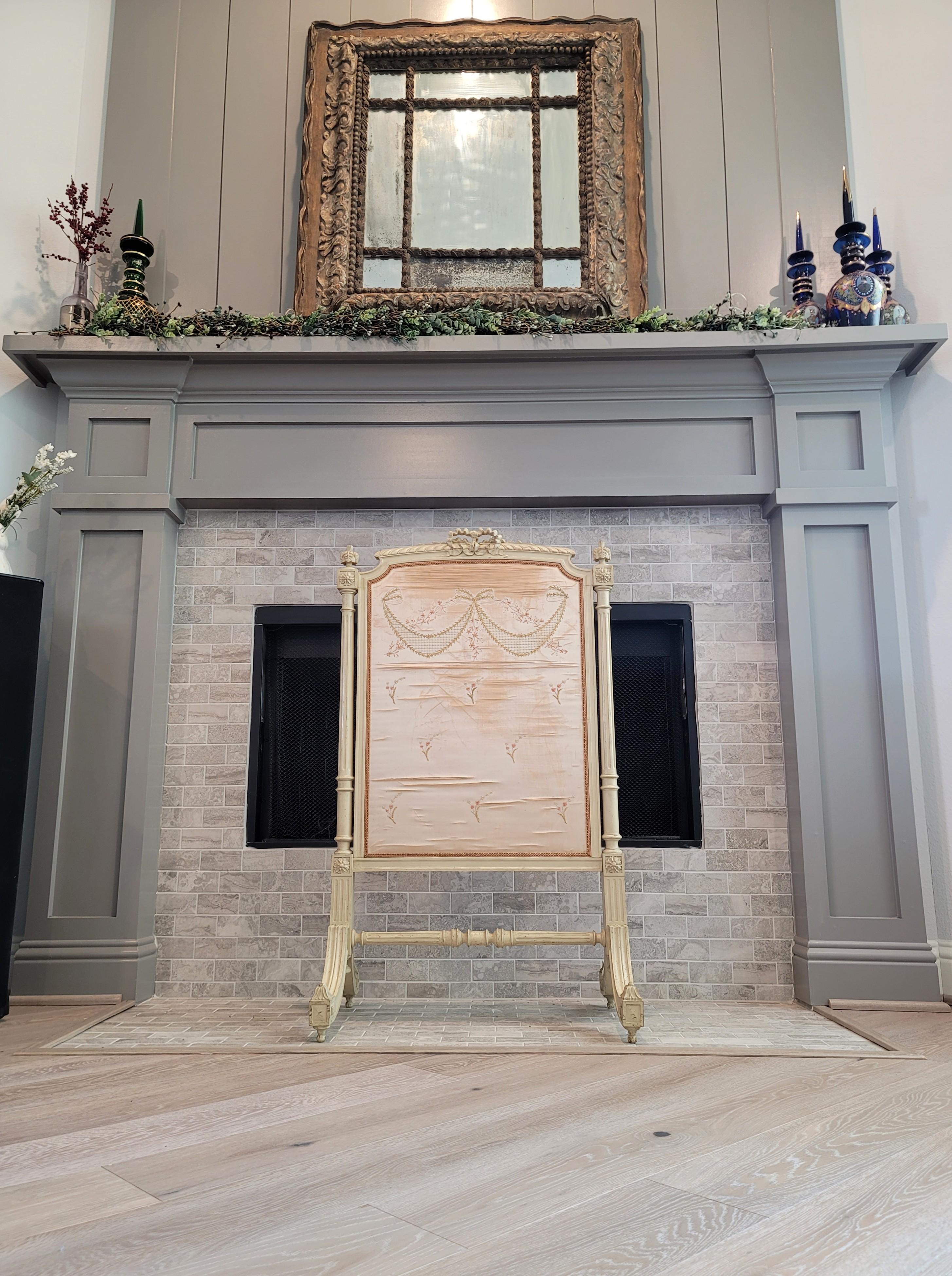 18th Century French Louis XVI Period Ecran Fire Screen For Sale 6