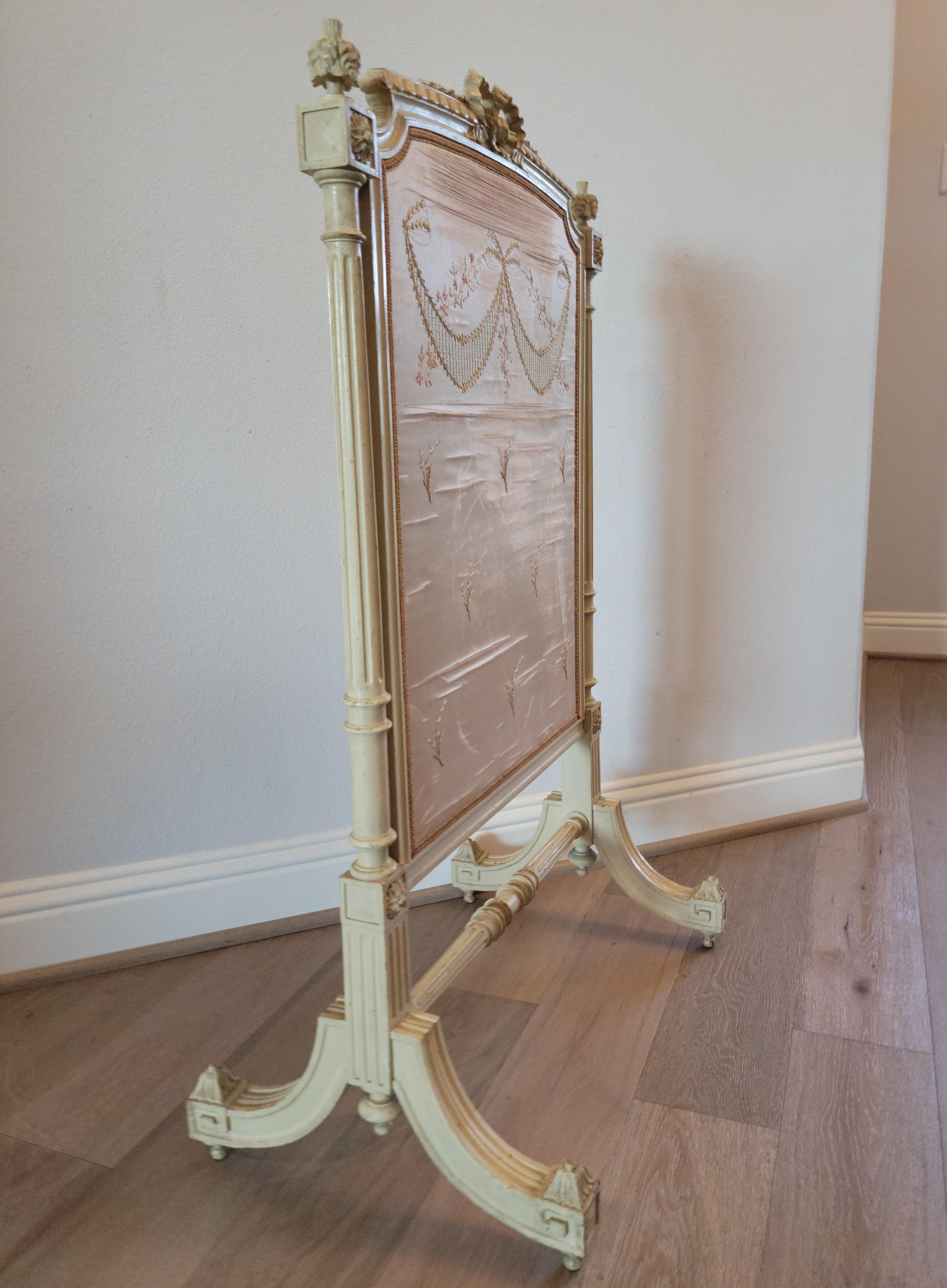 18th Century French Louis XVI Period Ecran Fire Screen For Sale 9