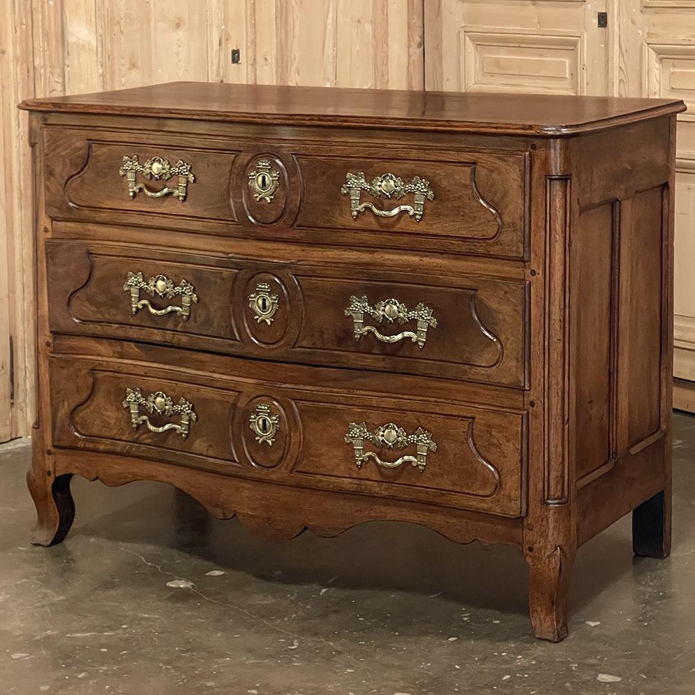 18th Century French Louis XVI Period Walnut Commode In Good Condition For Sale In Dallas, TX