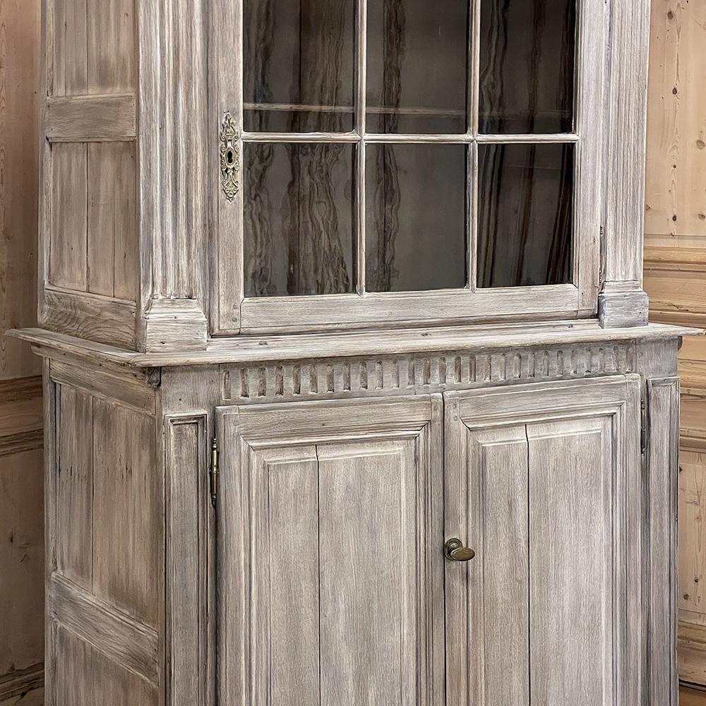 18th Century French Louis XVI Period Whitewashed Bookcase, Vitrine For Sale 5