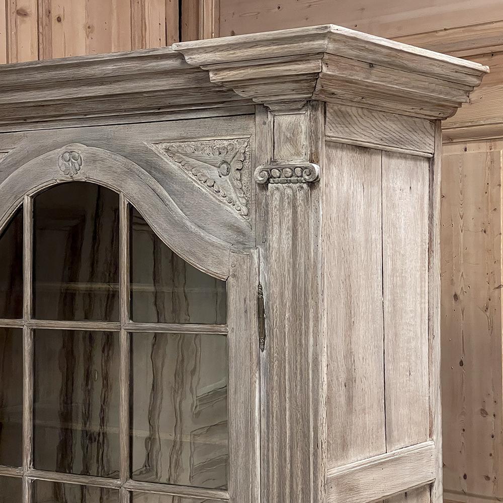 18th Century French Louis XVI Period Whitewashed Bookcase, Vitrine For Sale 9